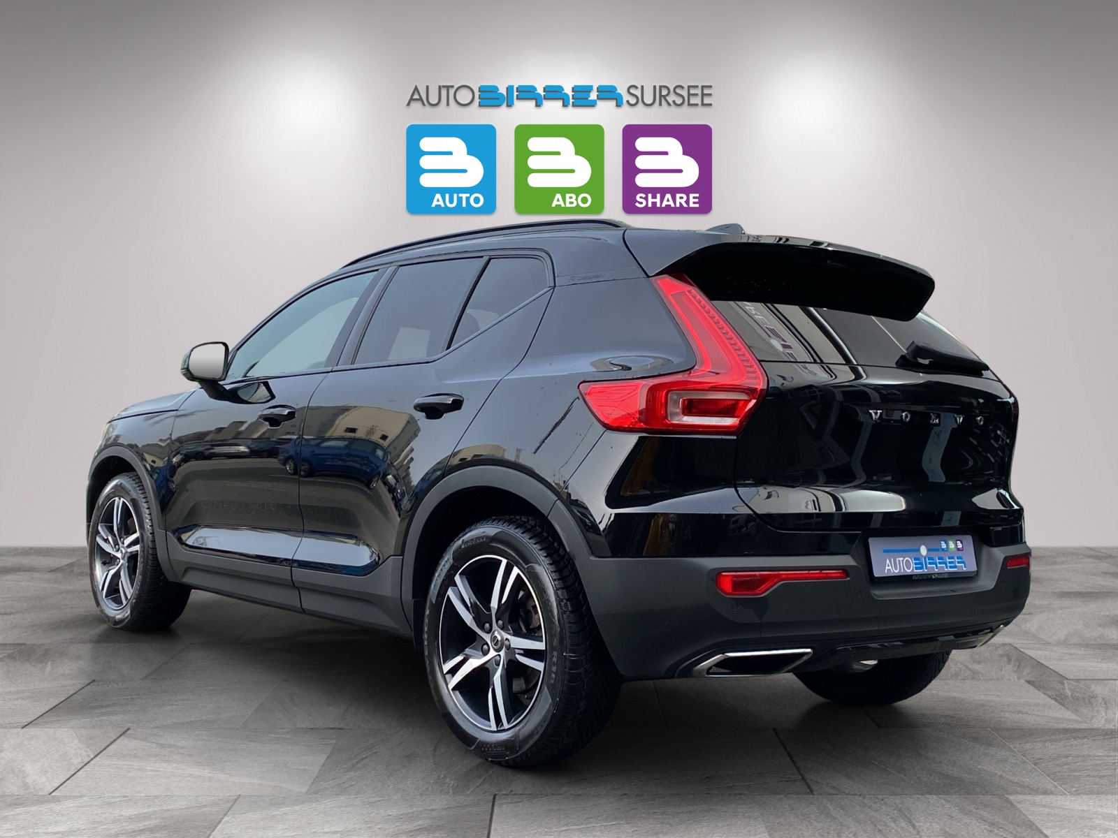 VOLVO XC40 2.0 D4 R-Design AWD-image-6