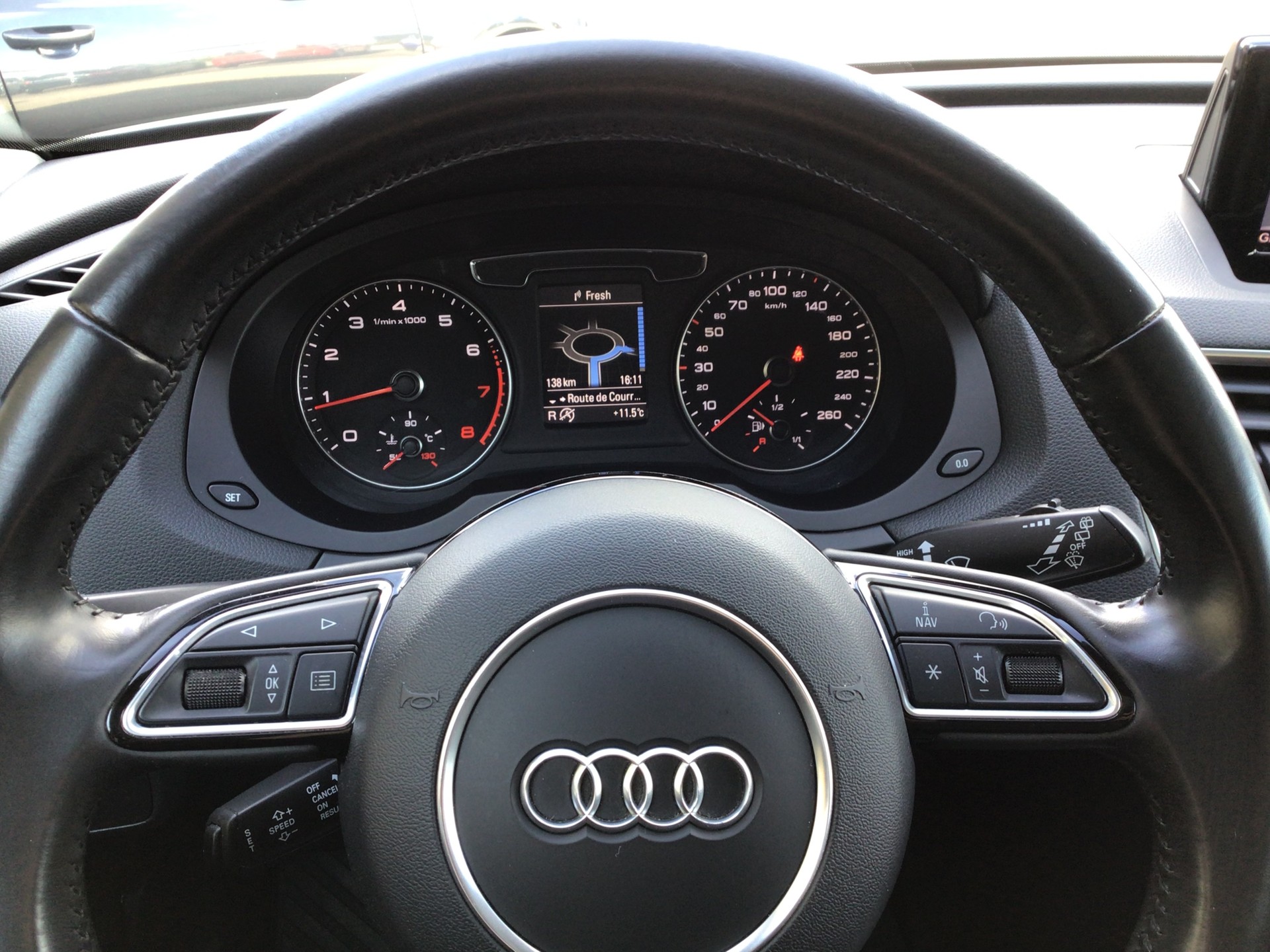 AUDI Q3 2.0 TFSI quattro S-tronic-image-9