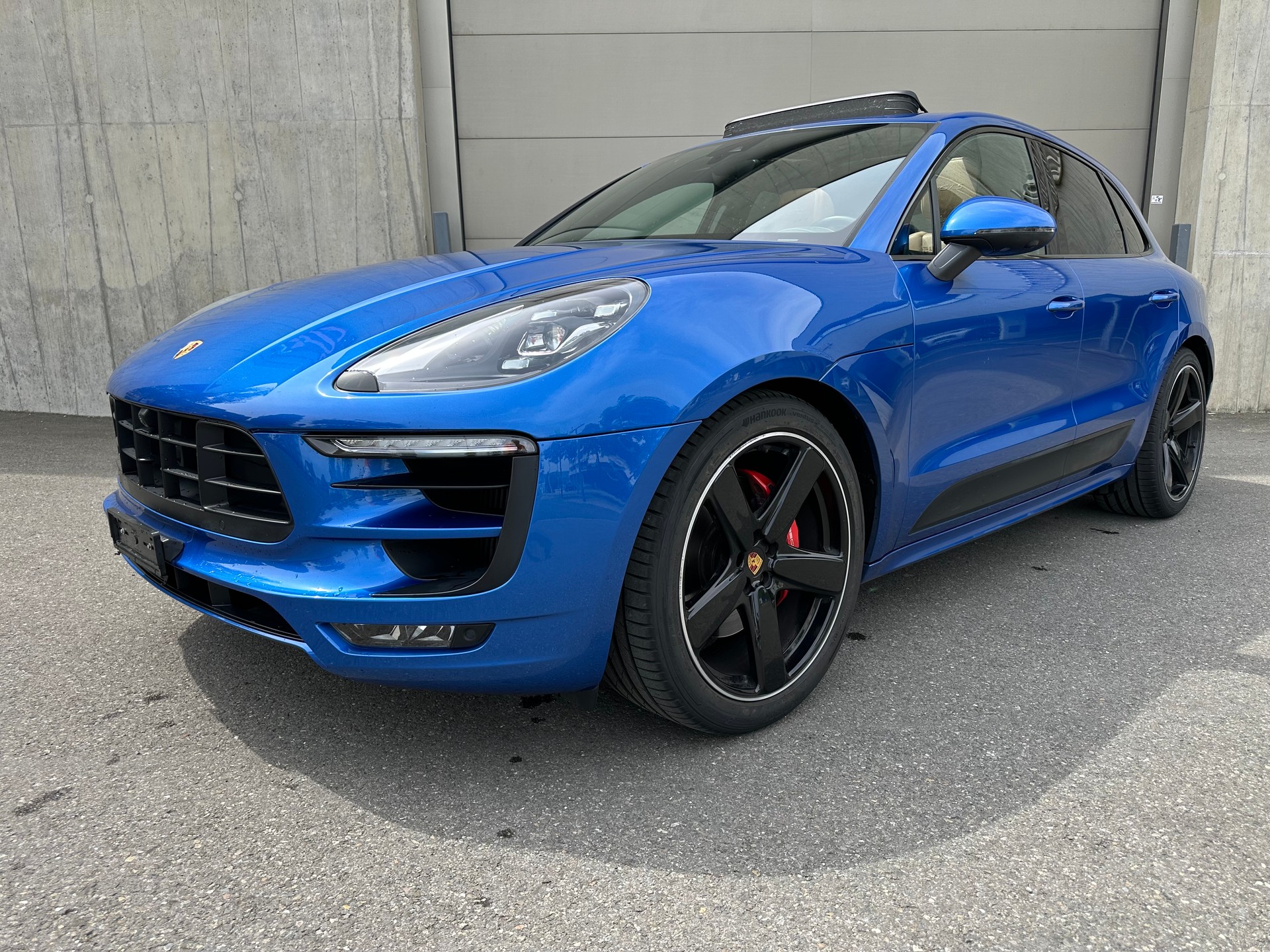 PORSCHE Macan GTS PDK PANO LUFTFAHRWERK 18 FACH SPORTSITZE VOLLLEDER 360 KAMERA BOSE SOUND NATURLEDER-showroom-element-3