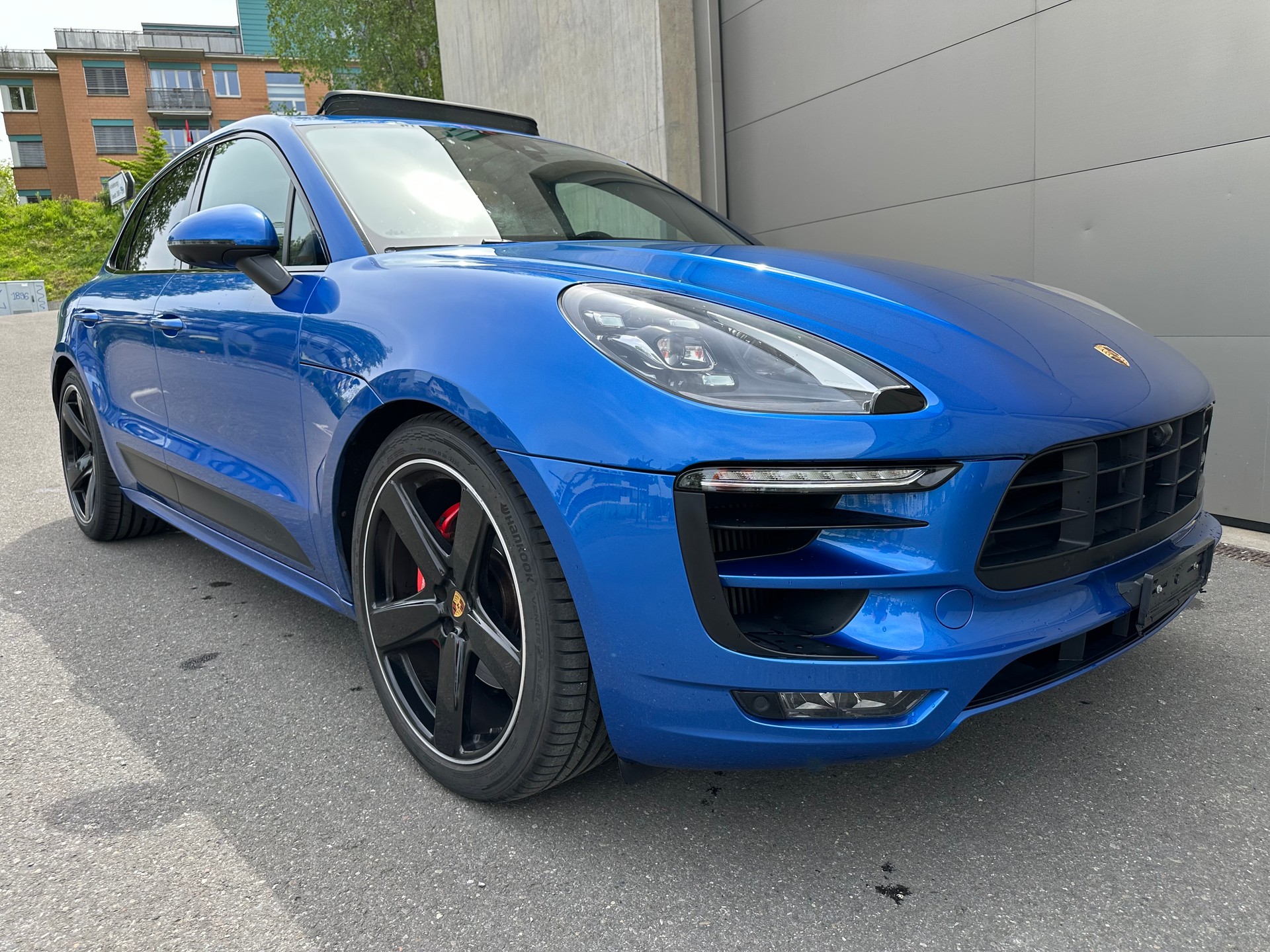 PORSCHE Macan GTS PDK PANO LUFTFAHRWERK 18 FACH SPORTSITZE VOLLLEDER 360 KAMERA BOSE SOUND NATURLEDER-showroom-element-2