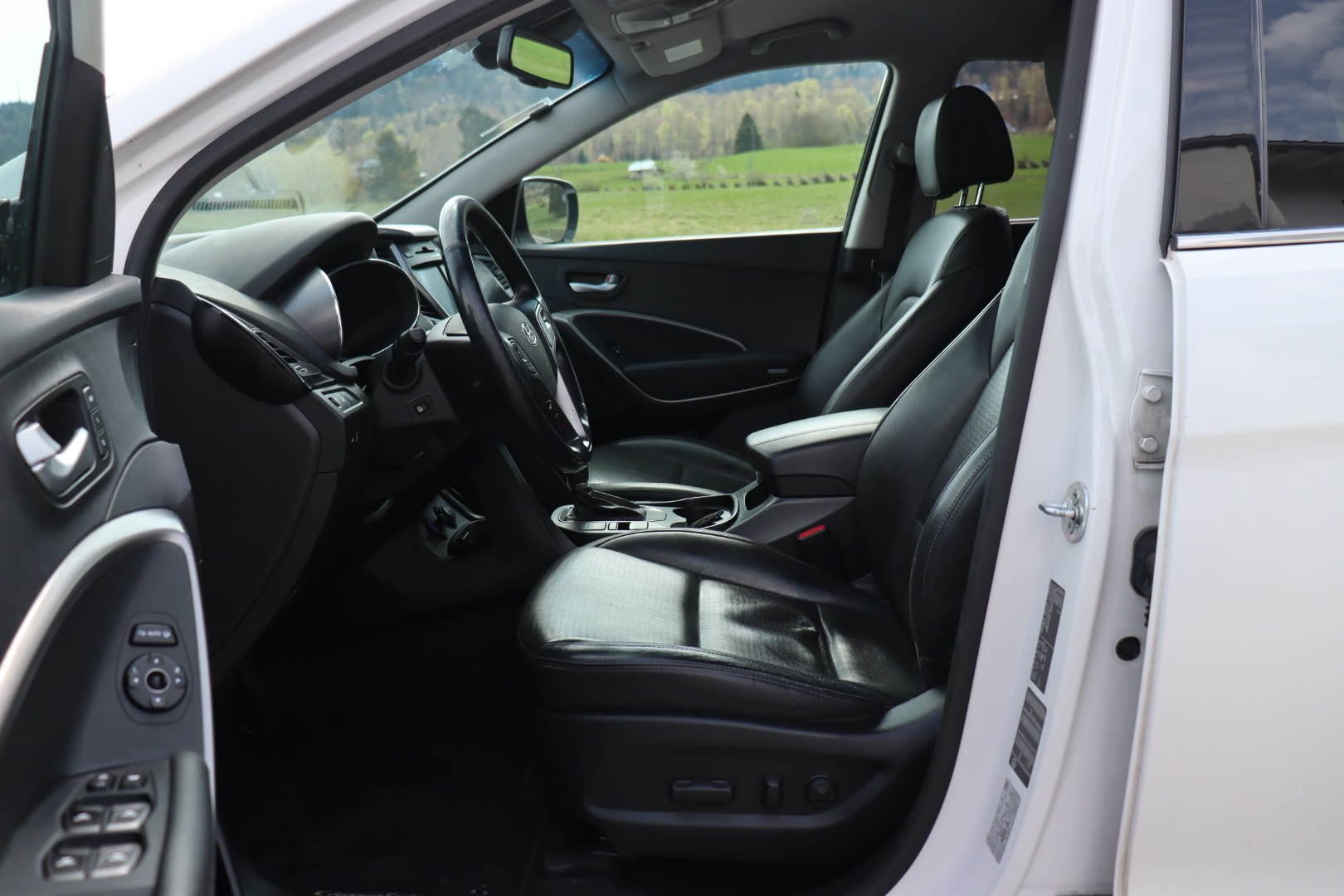 HYUNDAI Santa Fe 2.2 CRDI Premium 4WD Automatic • Expertise du jour • Service à jour-image-8