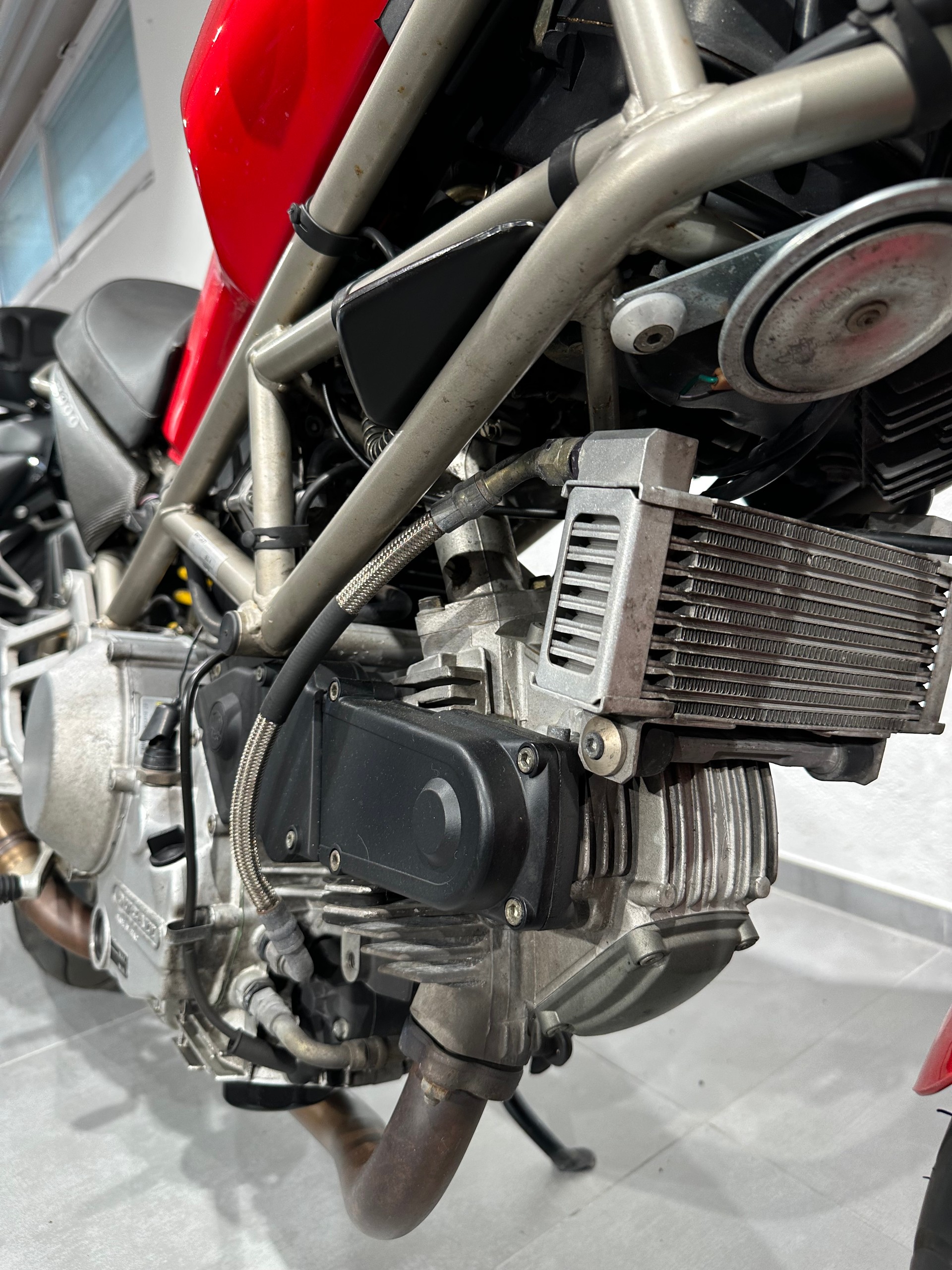 DUCATI Monster 900-image-8