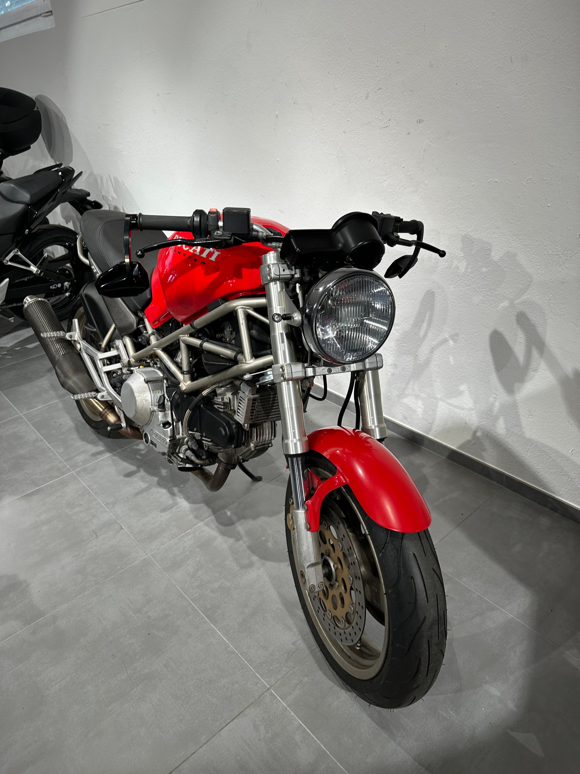 DUCATI Monster 900-image-14