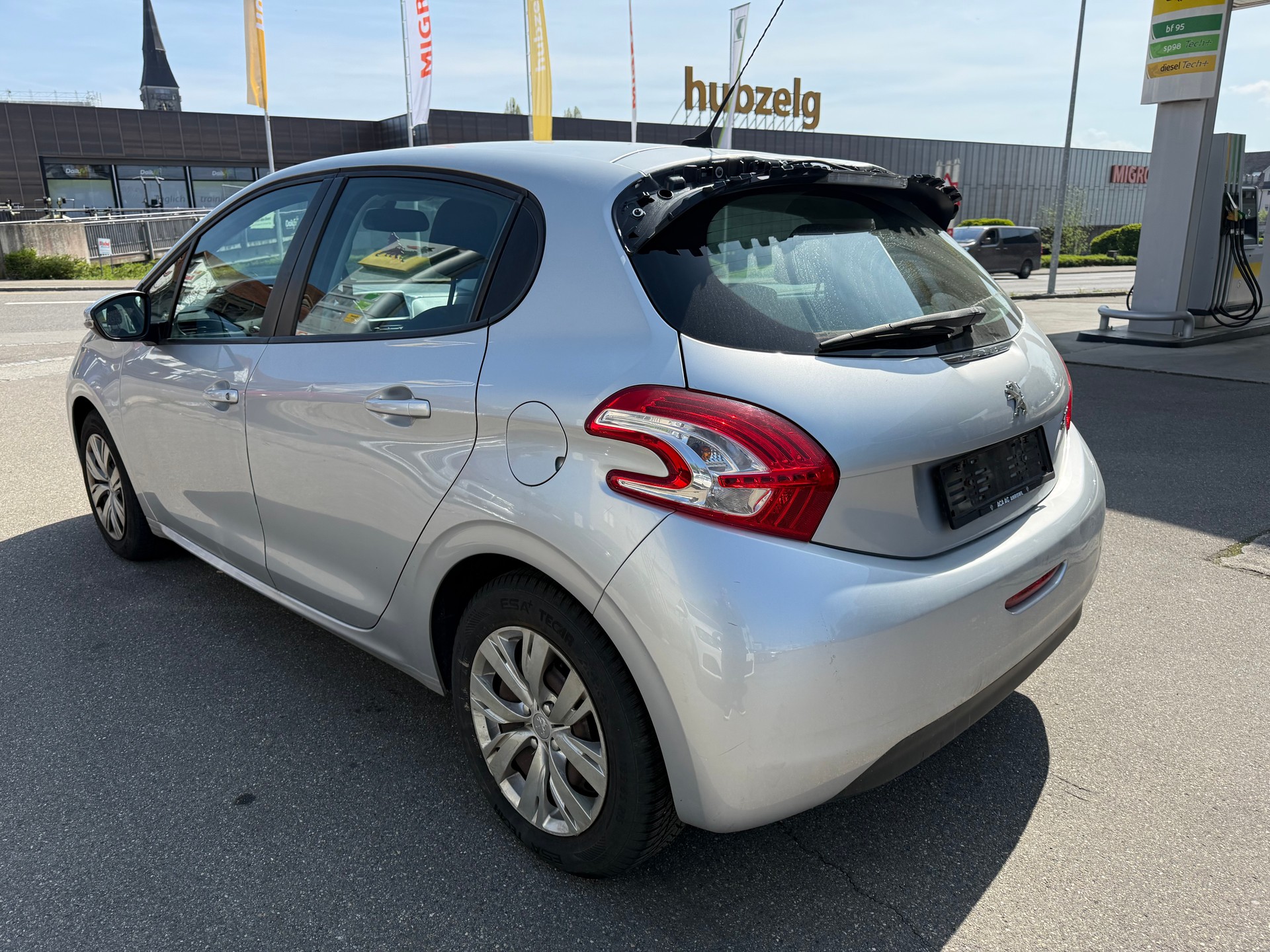 PEUGEOT 208 1.2 e-VTI Active EGS5-image-4