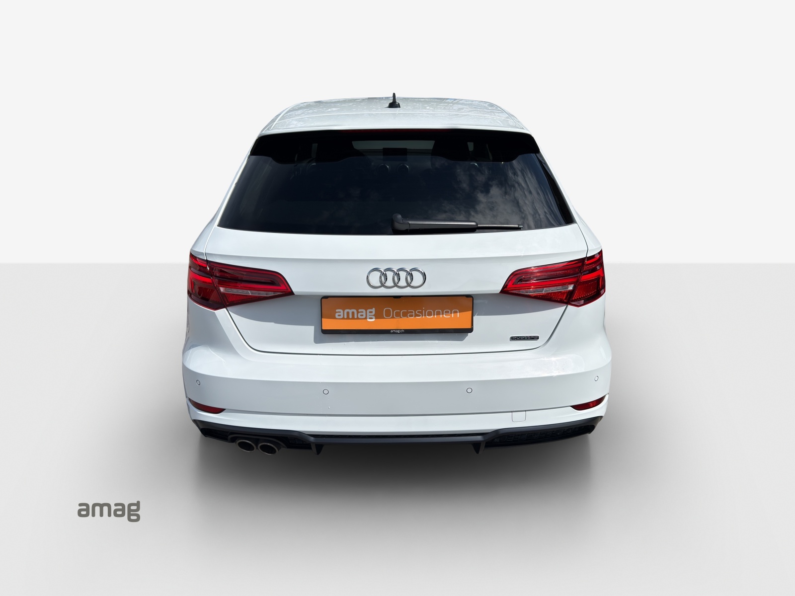 AUDI A3 Sportback 40 TFSI Sport Attraction quattro S-tronic-image-3
