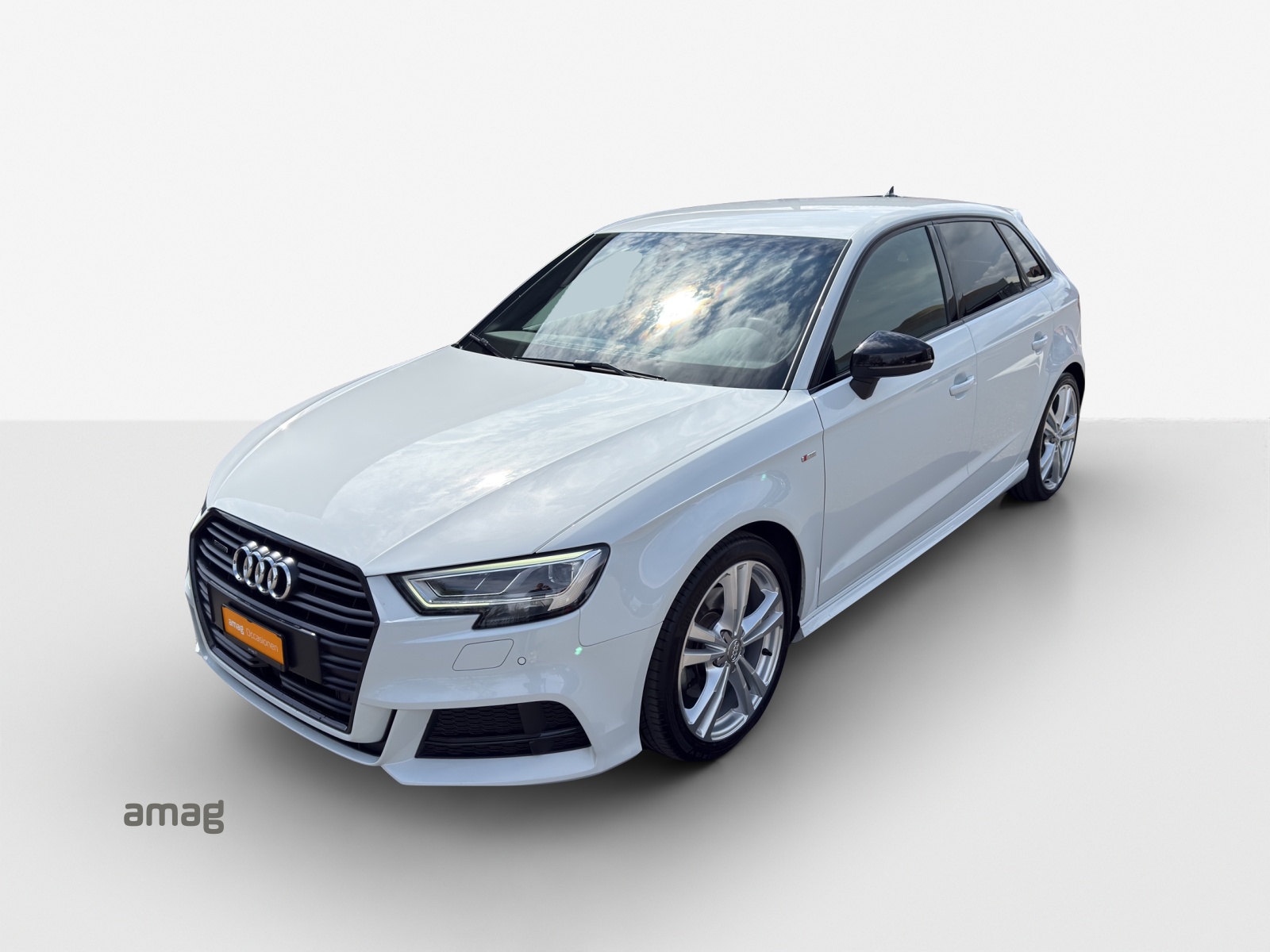 AUDI A3 Sportback 40 TFSI Sport Attraction quattro S-tronic-image-0