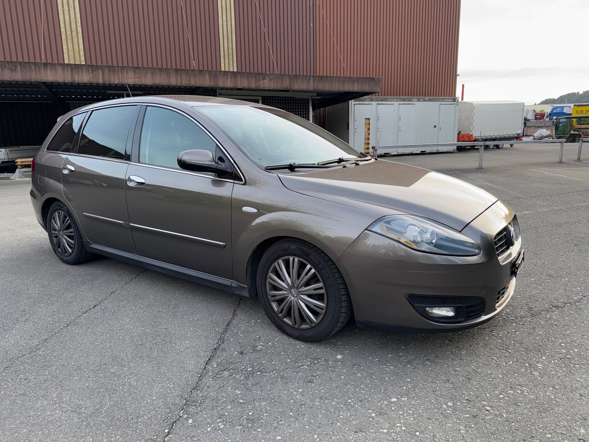 FIAT Croma 1.9 16V JTD Dynamic Automatic-image-4