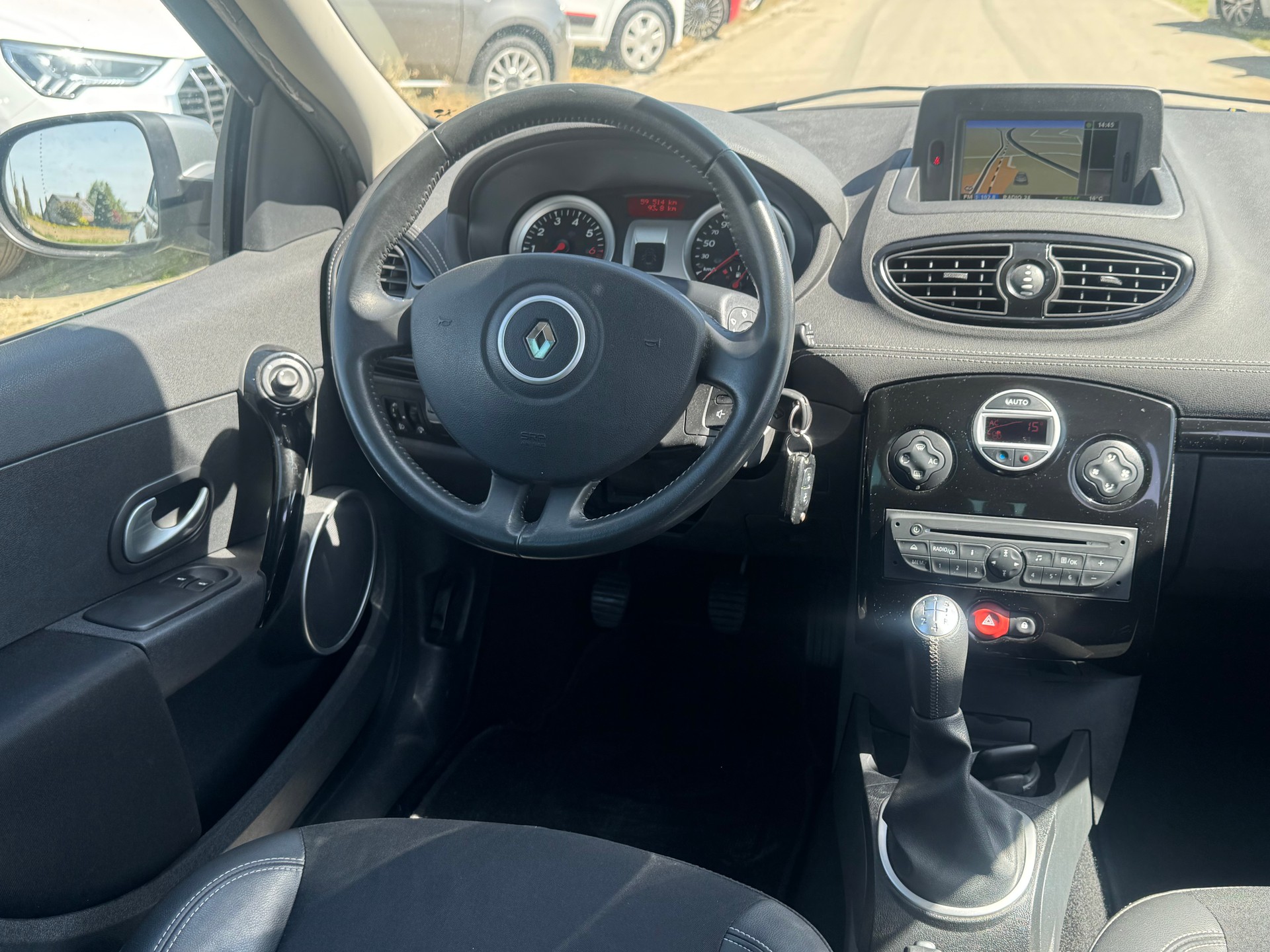RENAULT Clio Grandtour 1.2 16V Turbo Night&Day-image-8