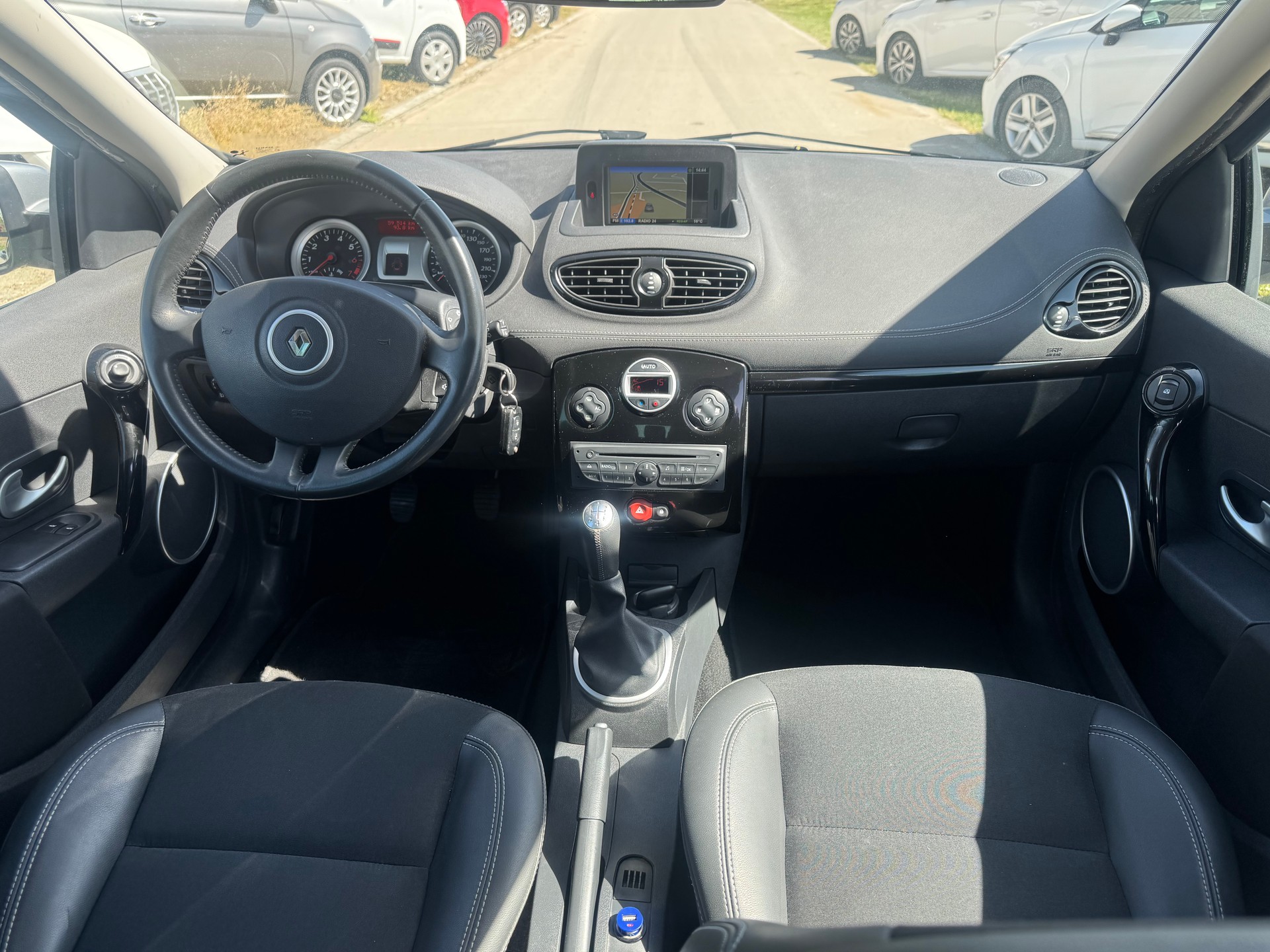 RENAULT Clio Grandtour 1.2 16V Turbo Night&Day-image-7