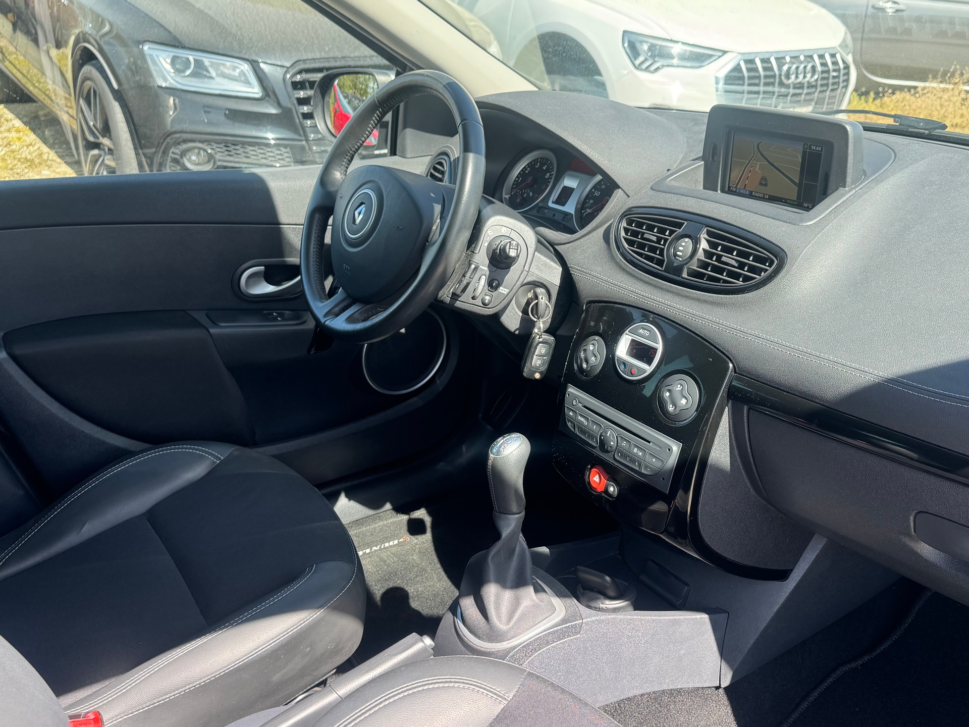 RENAULT Clio Grandtour 1.2 16V Turbo Night&Day-image-6
