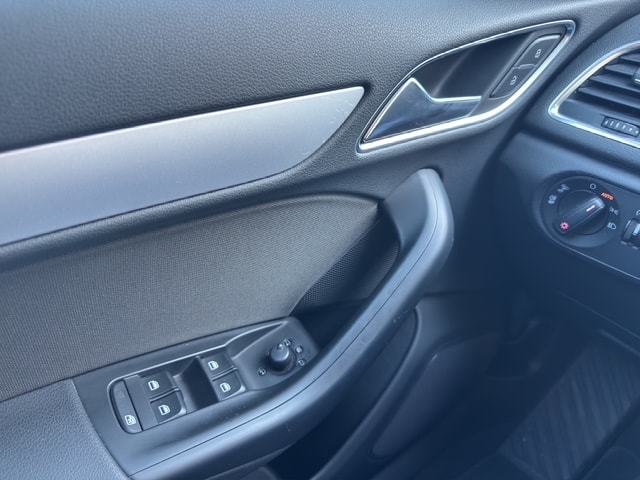 AUDI Q3 1.4 TFSI ultra design-image-24