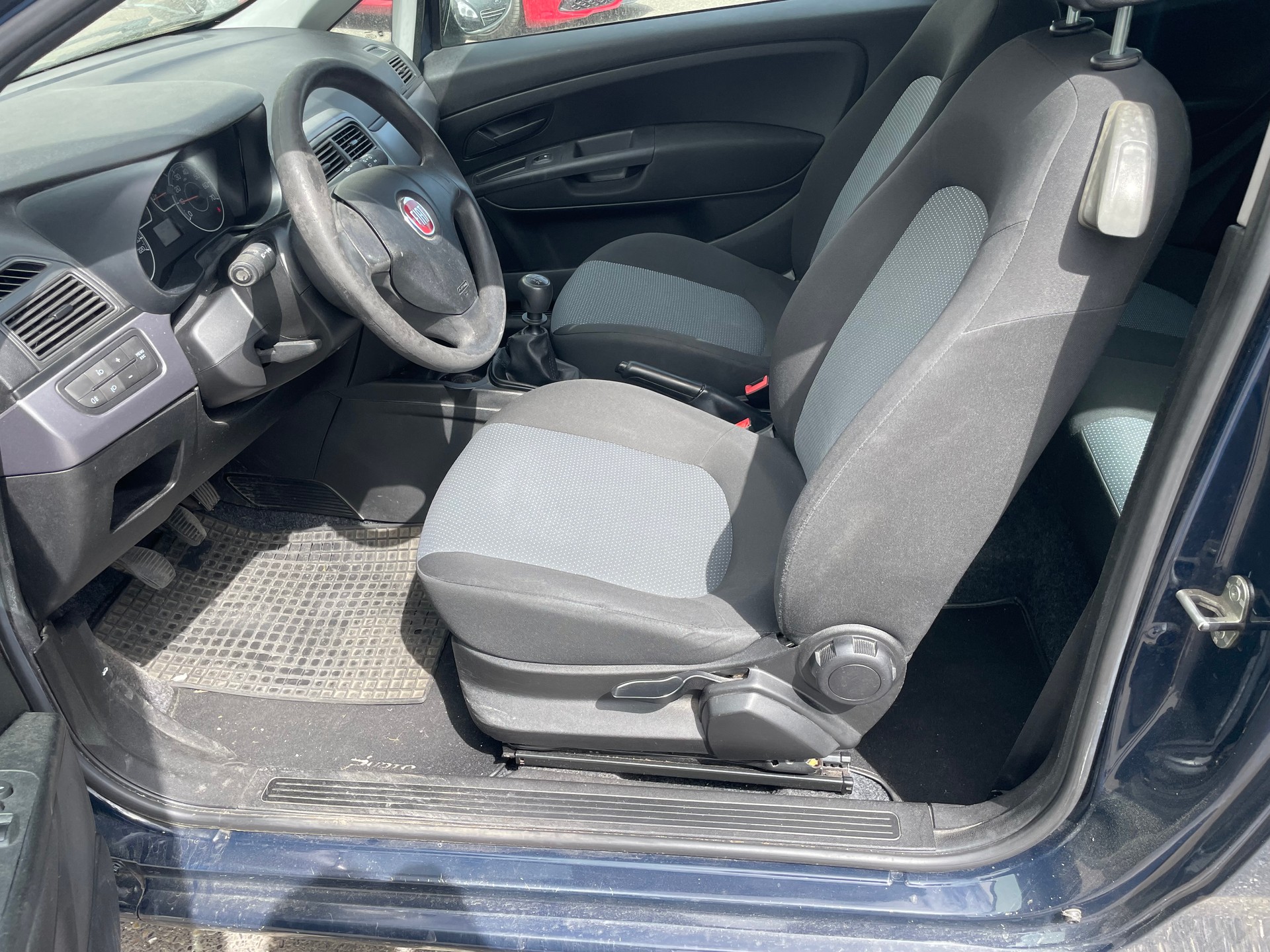 FIAT Punto 1.2 Actual-image-11