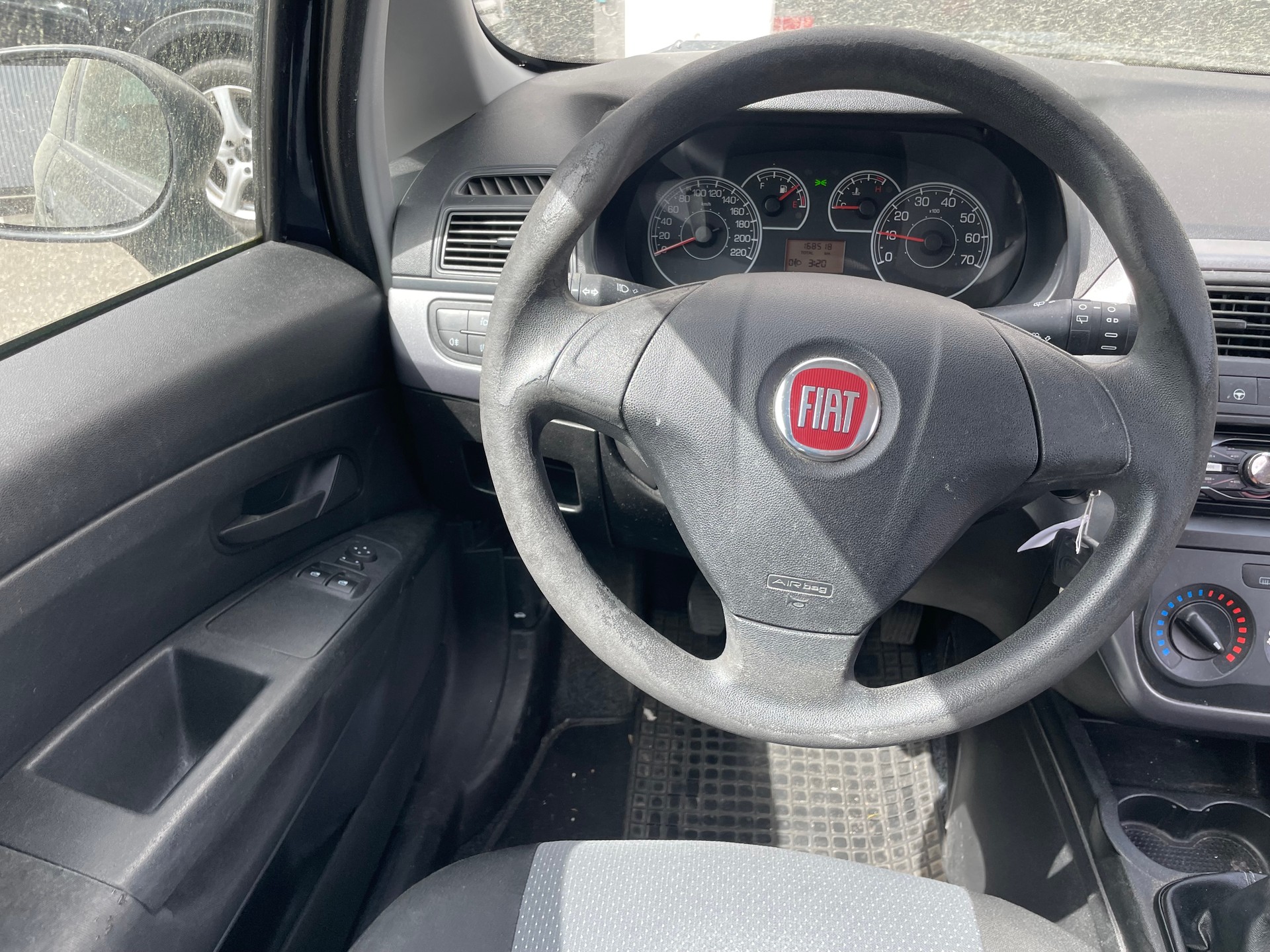 FIAT Punto 1.2 Actual-image-8