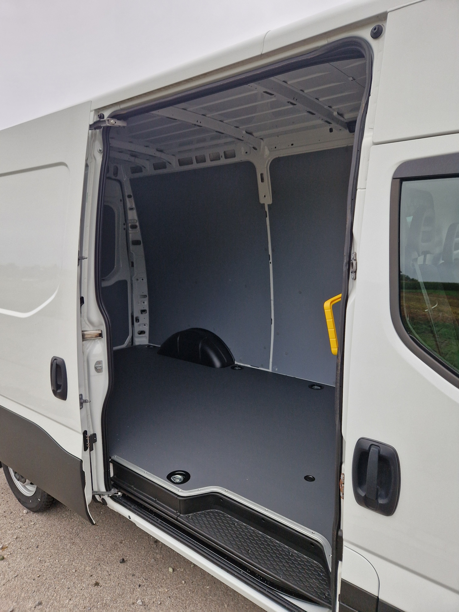 IVECO 35S16A8-image-2
