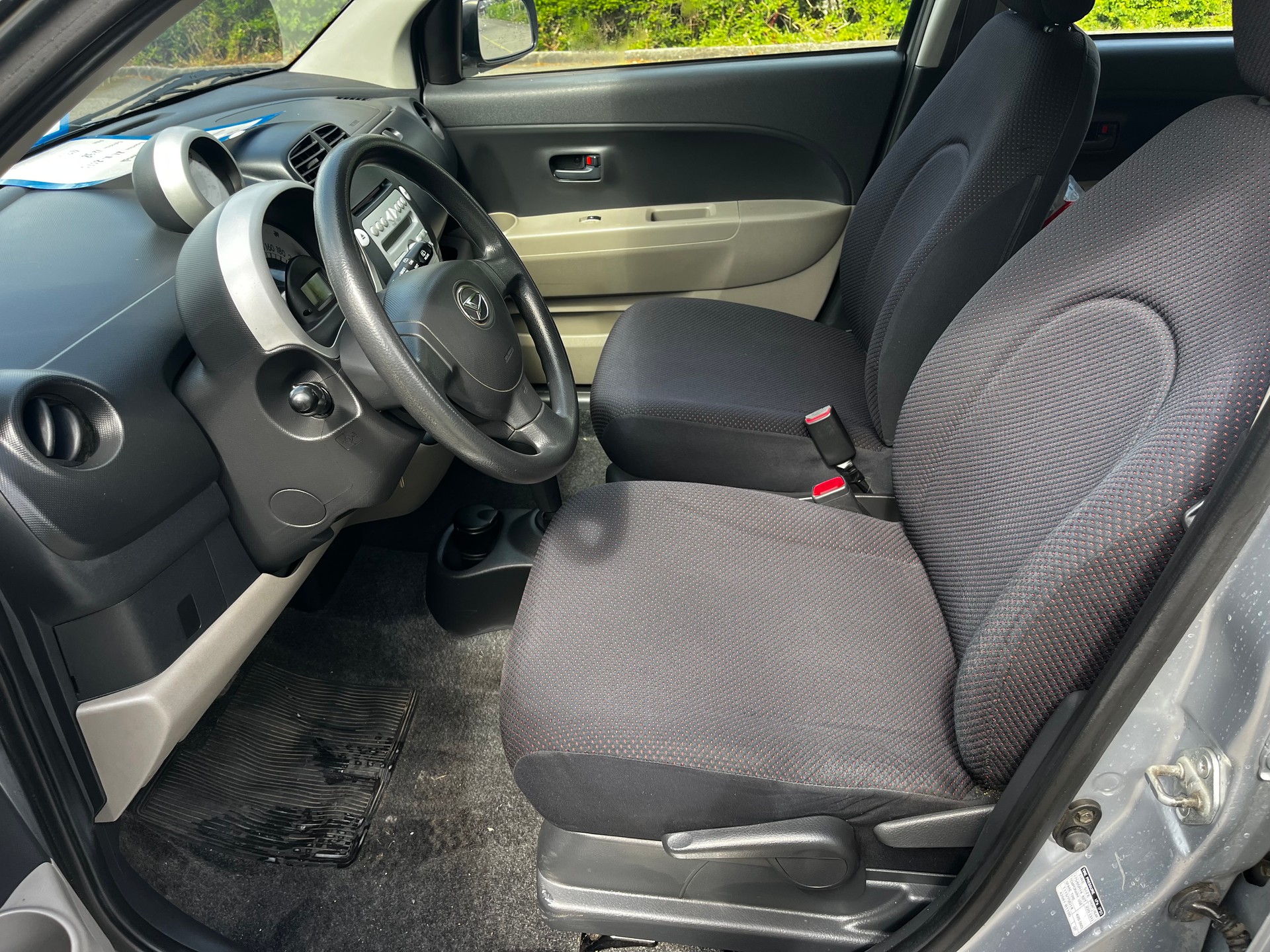 DAIHATSU SIRION-image-9