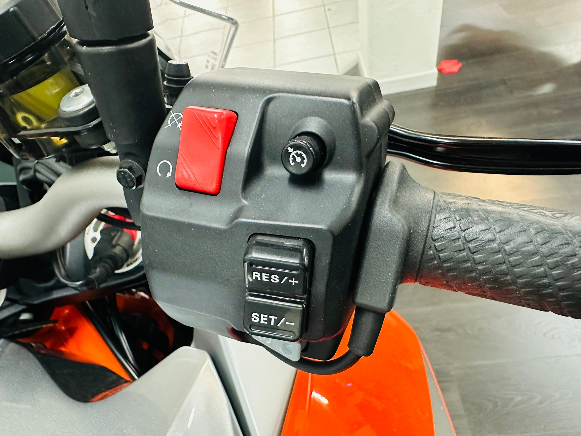 KTM 1290 Super Duke GT-image-5