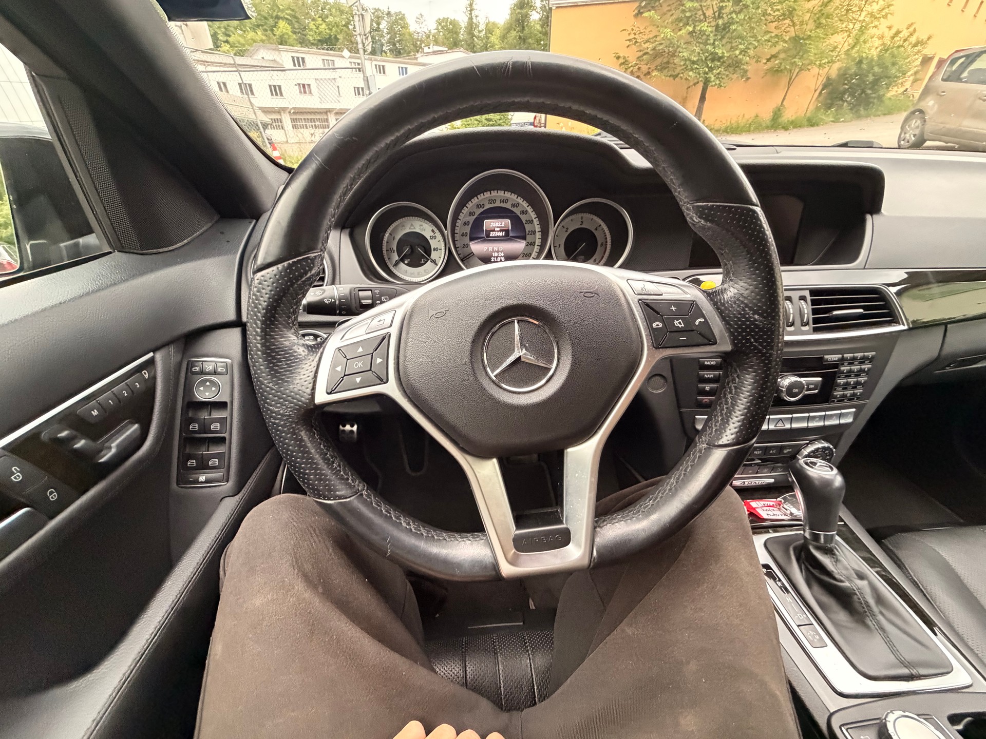 MERCEDES-BENZ C 300 CDI Elégance 4Matic 7G-Tronic-image-25