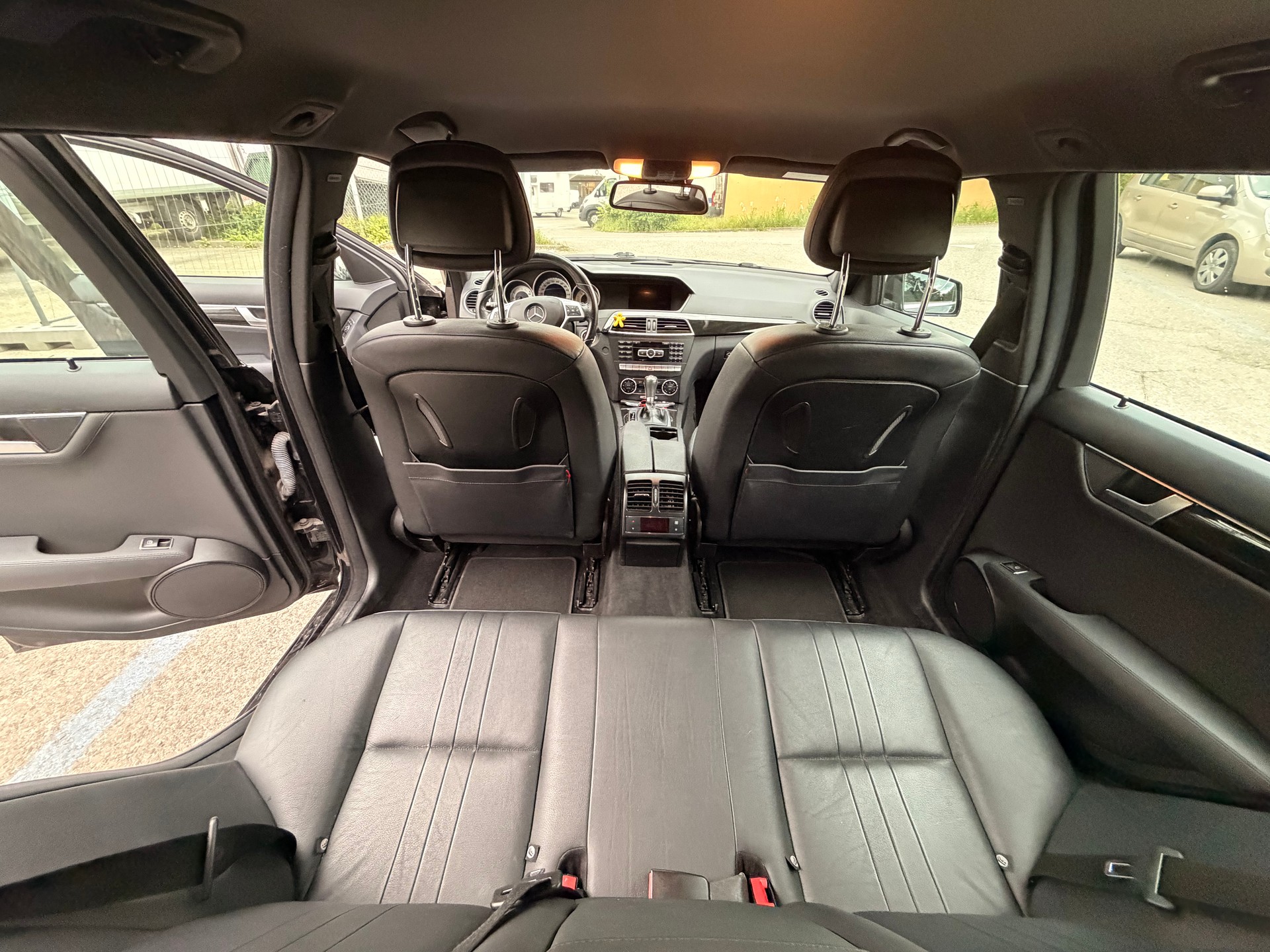 MERCEDES-BENZ C 300 CDI Elégance 4Matic 7G-Tronic-image-22
