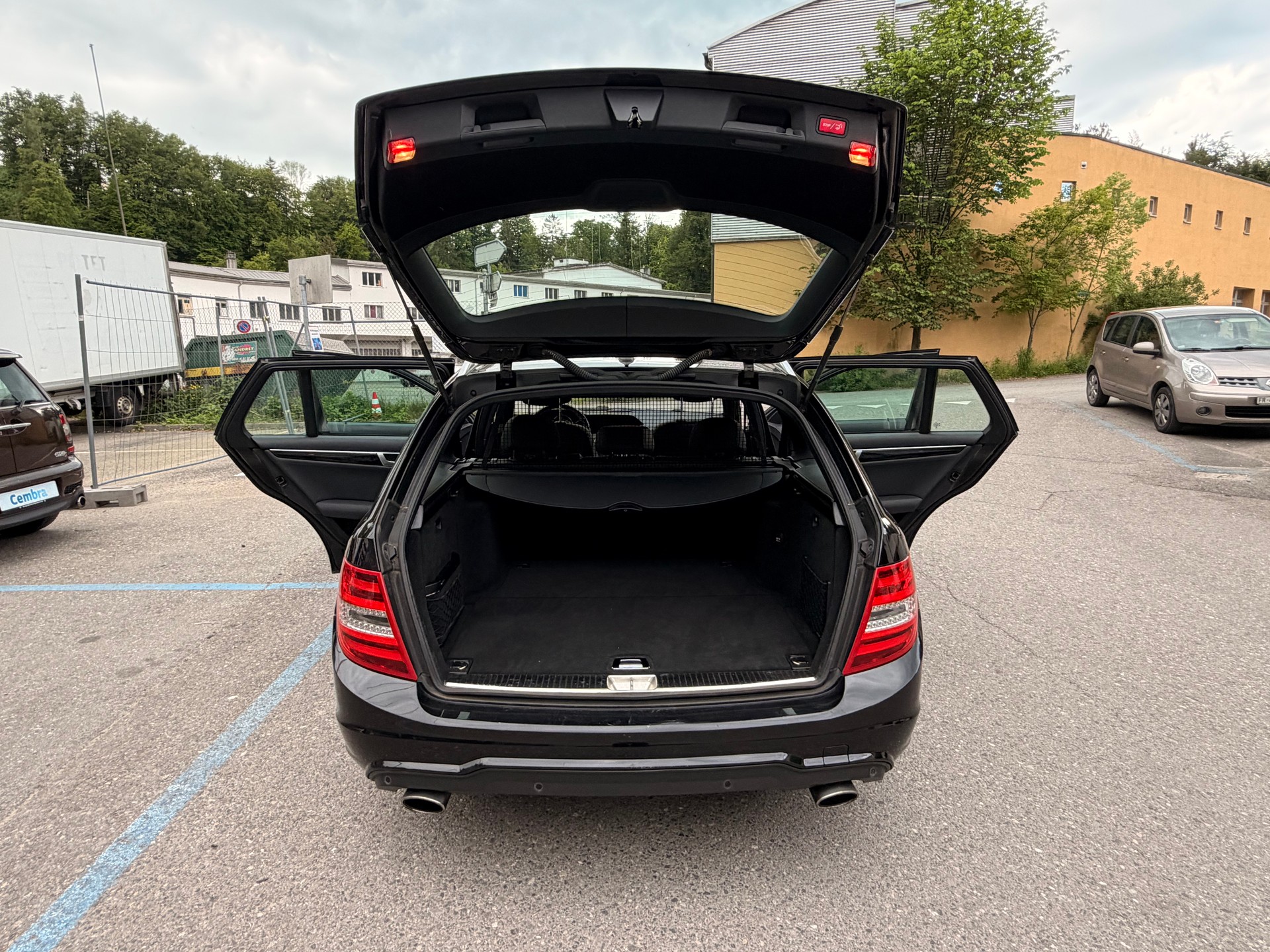MERCEDES-BENZ C 300 CDI Elégance 4Matic 7G-Tronic-image-18
