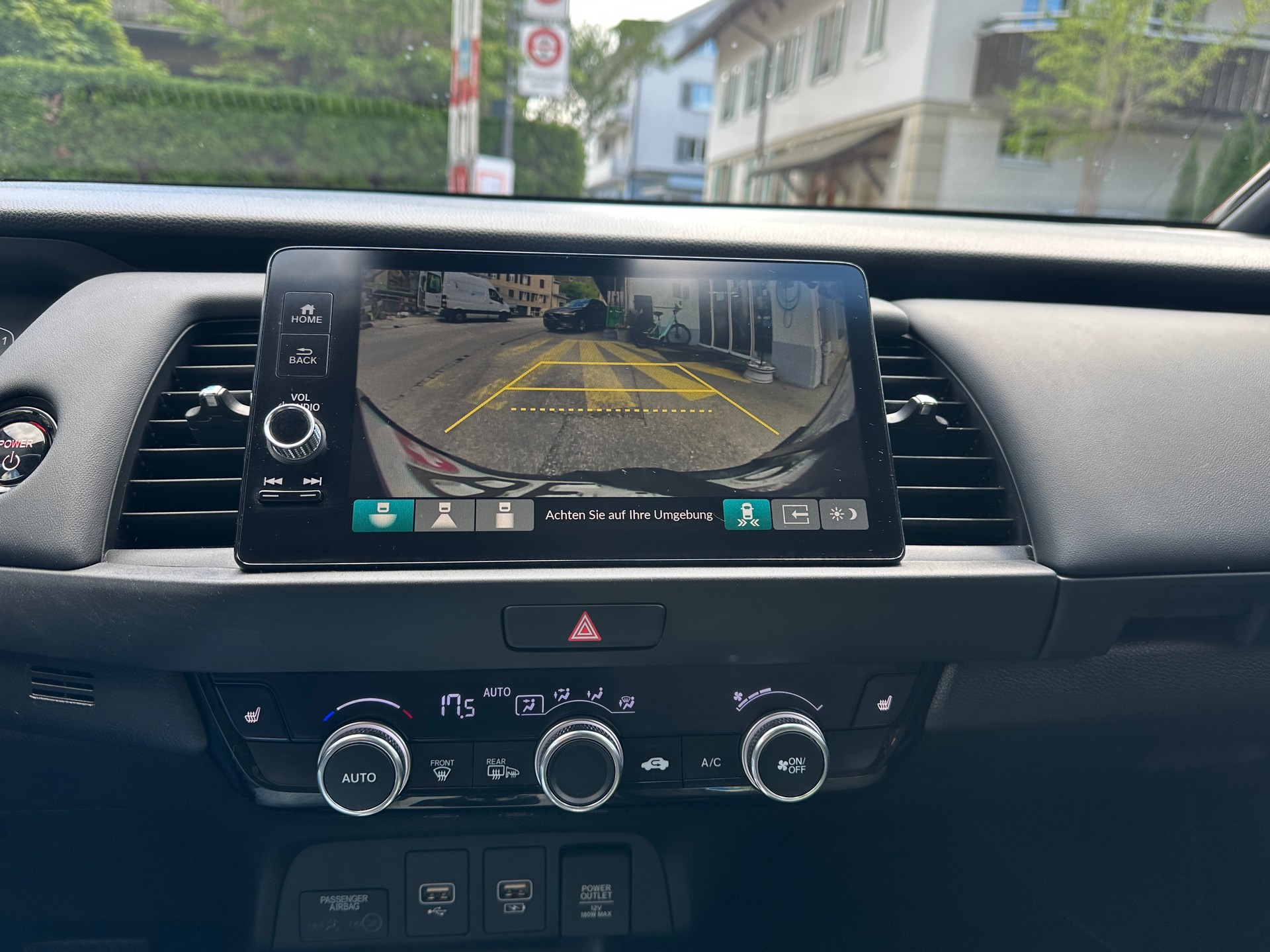 HONDA Jazz 1.5i-MMD Executive E-CVT-image-9