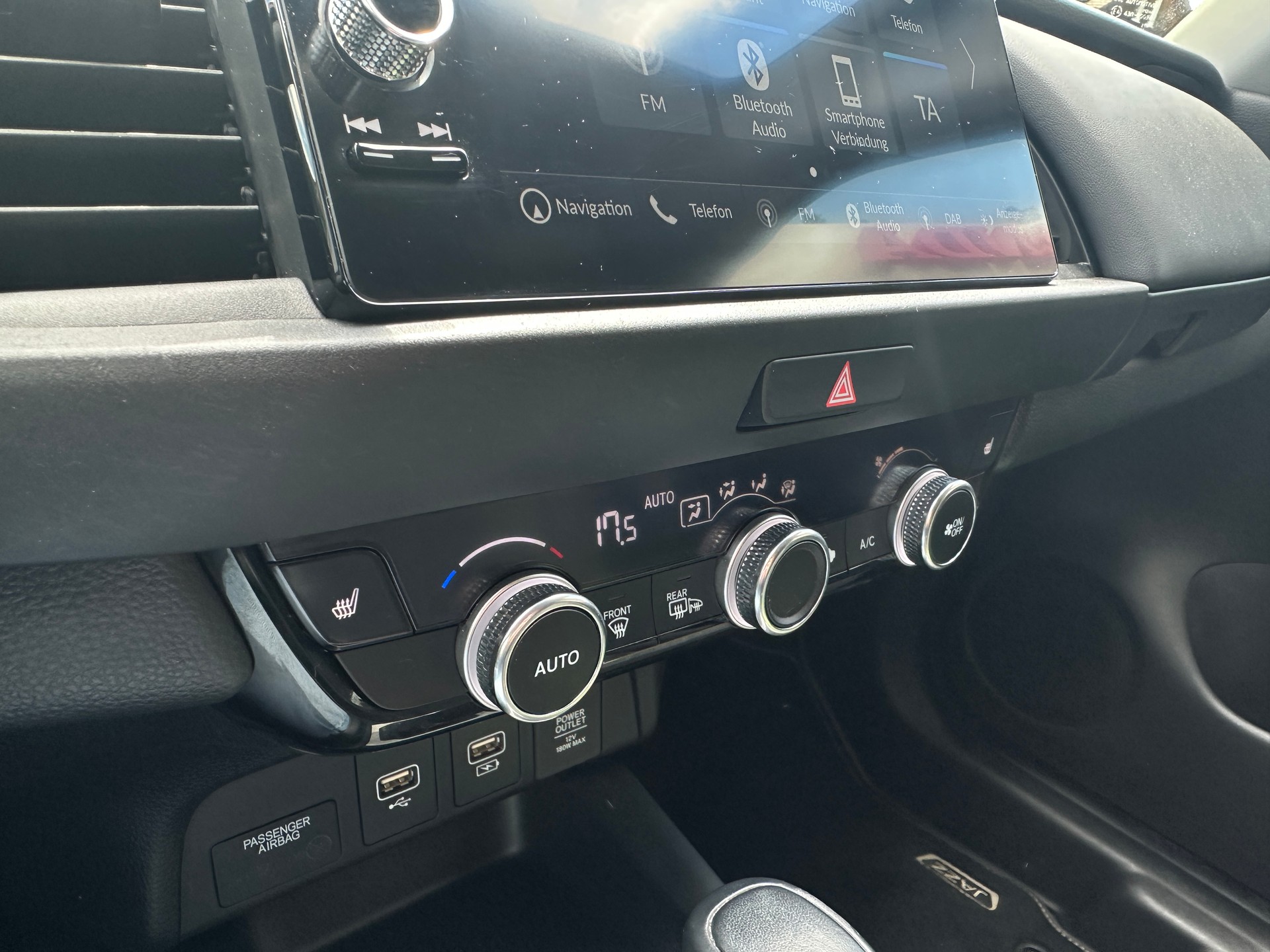 HONDA Jazz 1.5i-MMD Executive E-CVT-image-10