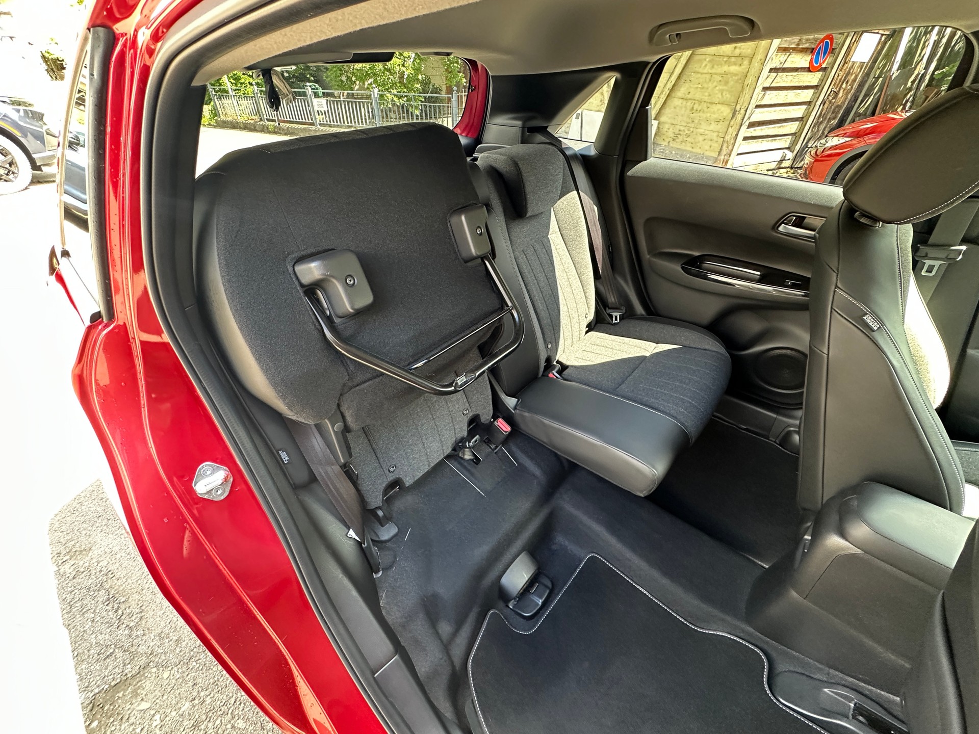 HONDA Jazz 1.5i-MMD Executive E-CVT-image-14