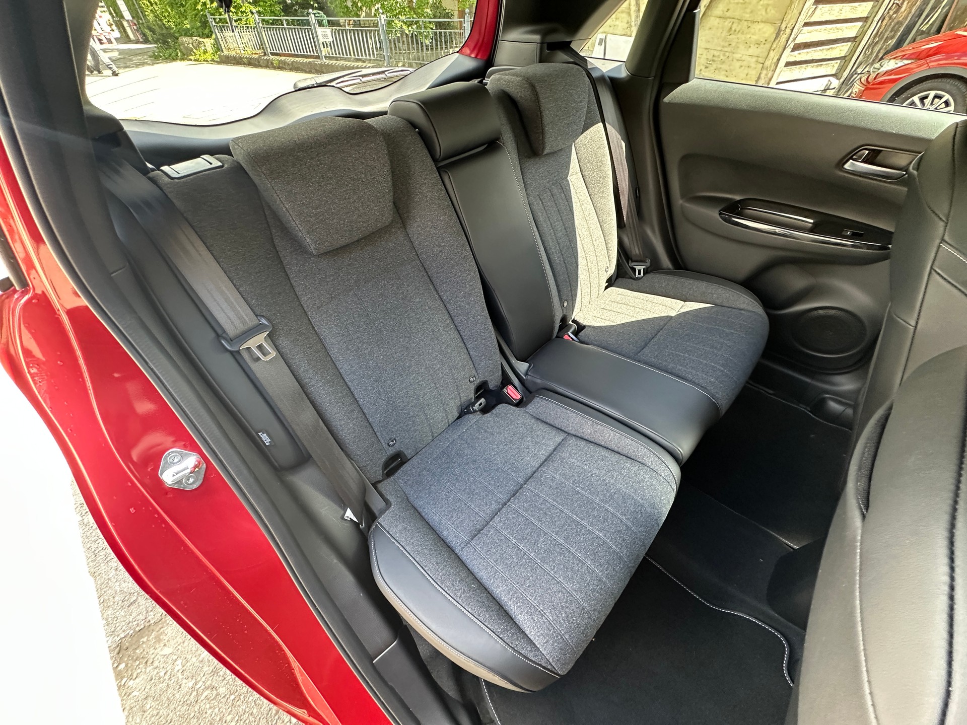HONDA Jazz 1.5i-MMD Executive E-CVT-image-12