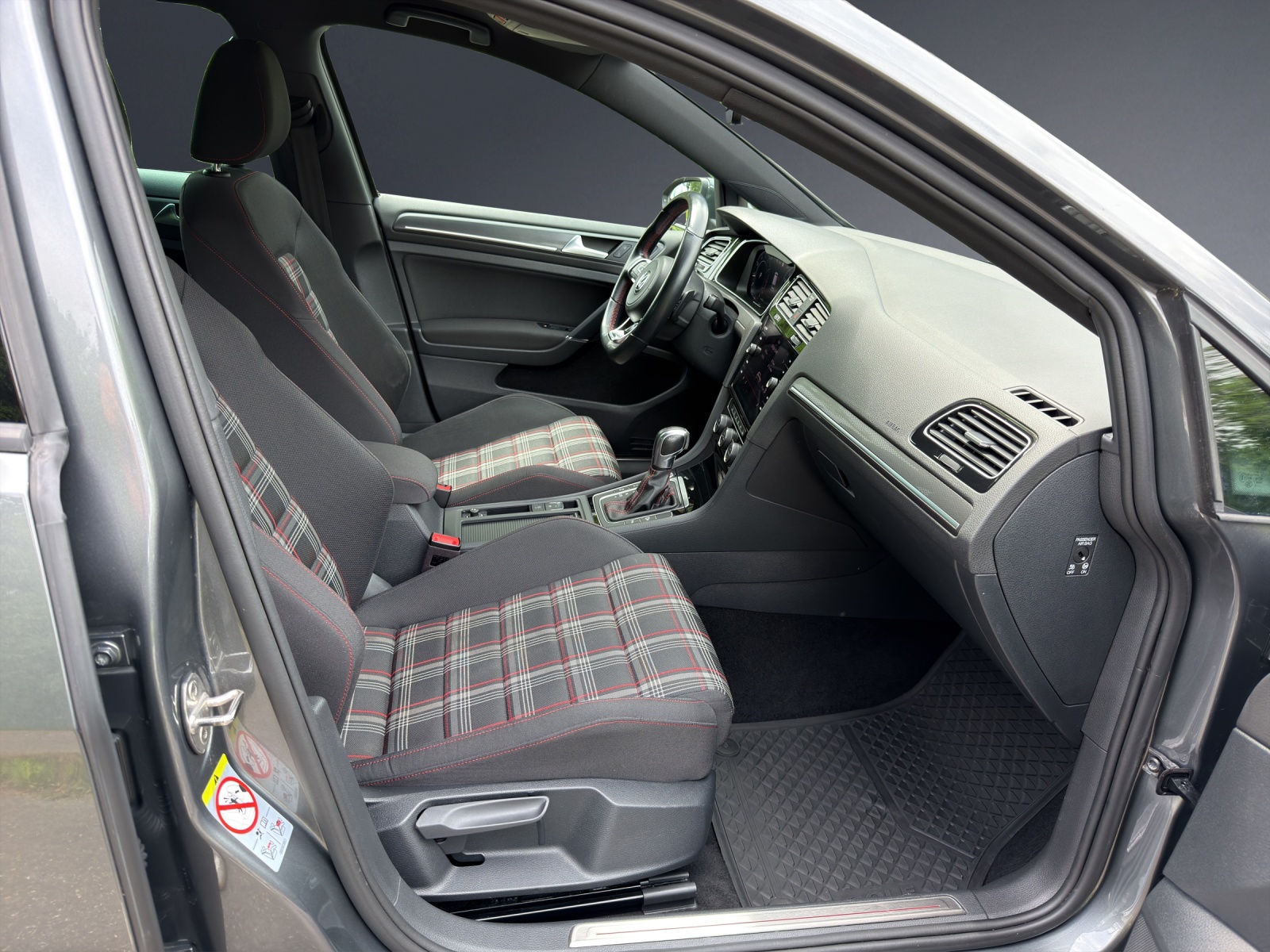 VW Golf 2.0 TSI GTI Performance DSG-image-6