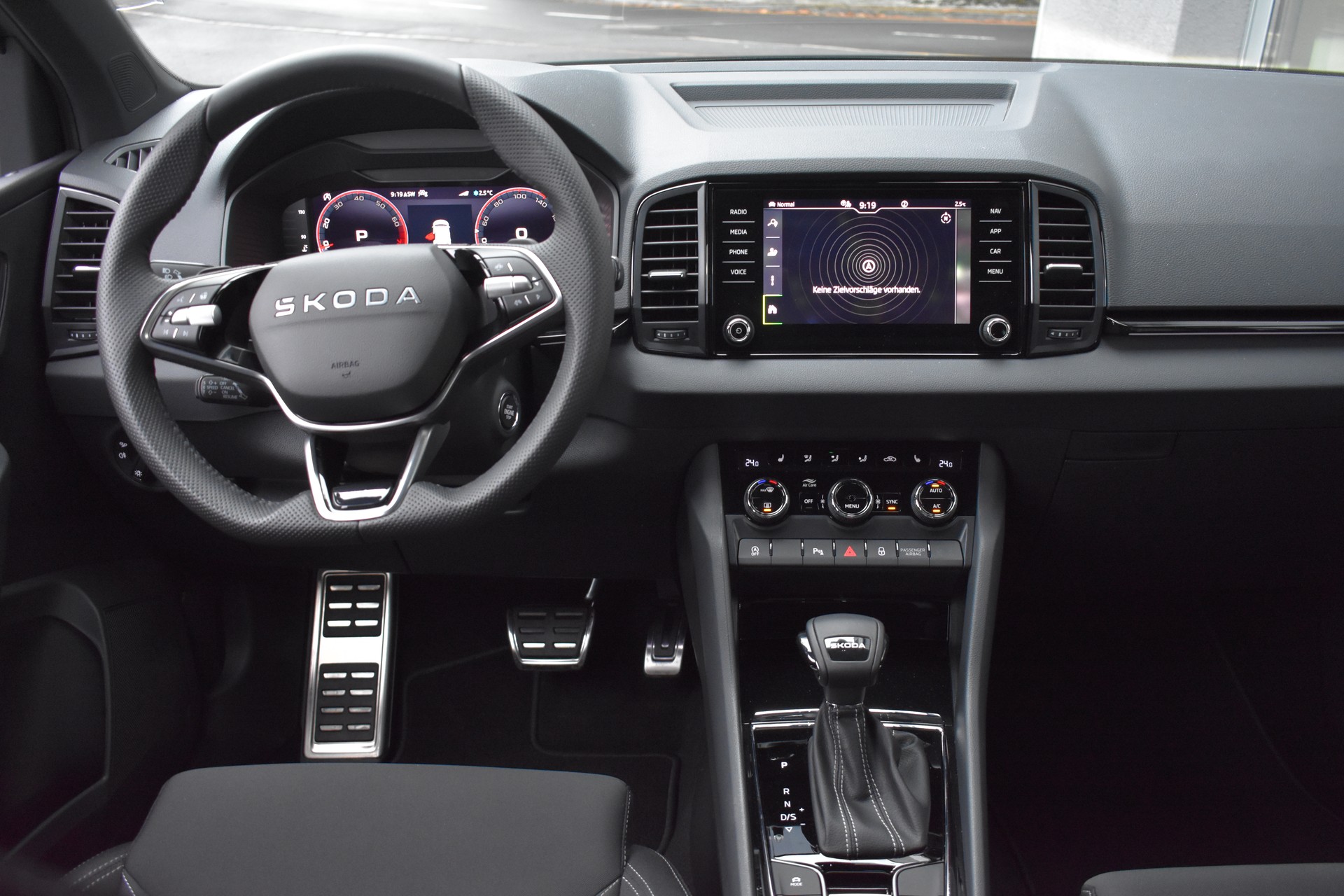 SKODA Karoq 1.5 TSI SportLine DSG-image-5