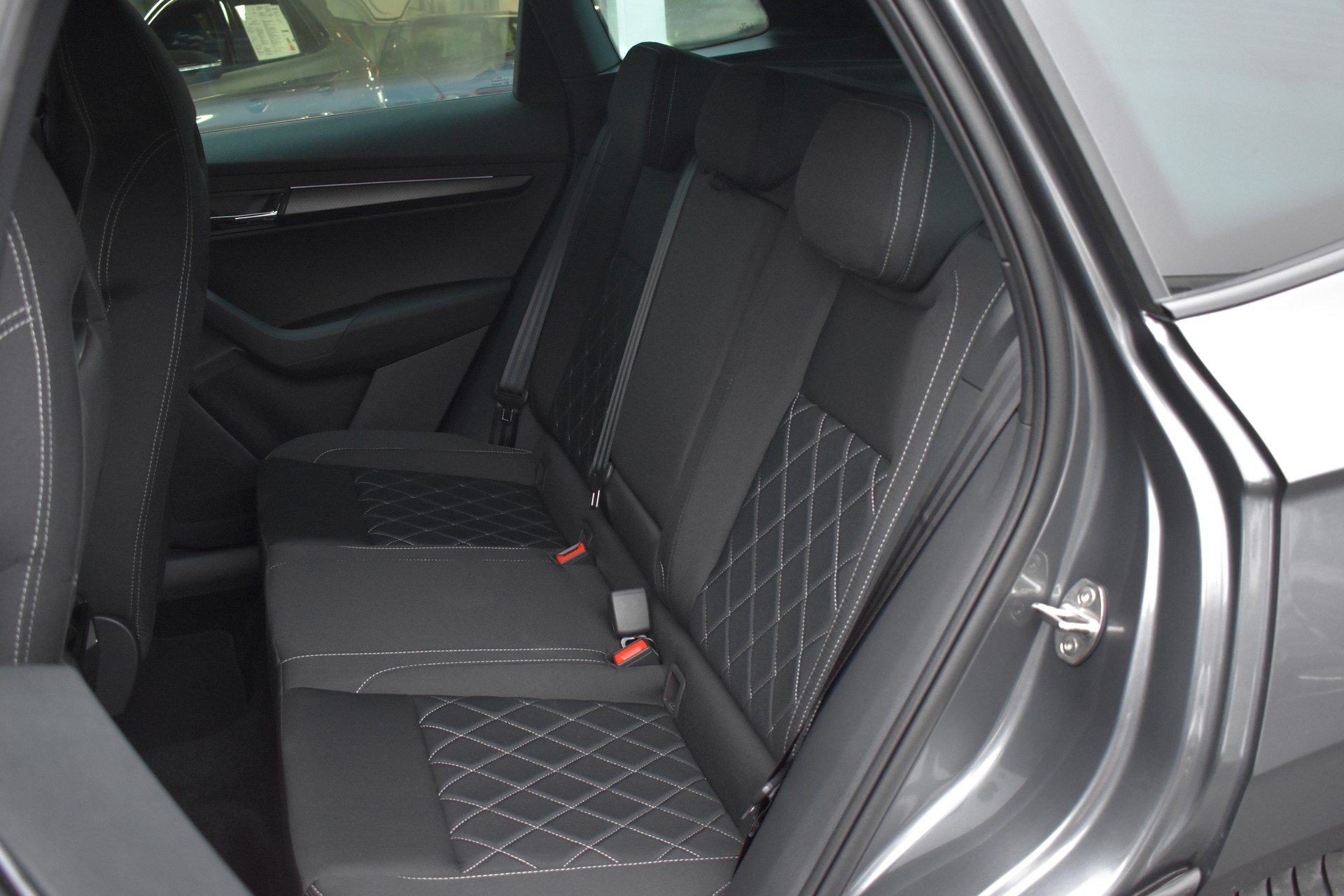 SKODA Karoq 1.5 TSI SportLine DSG-image-7