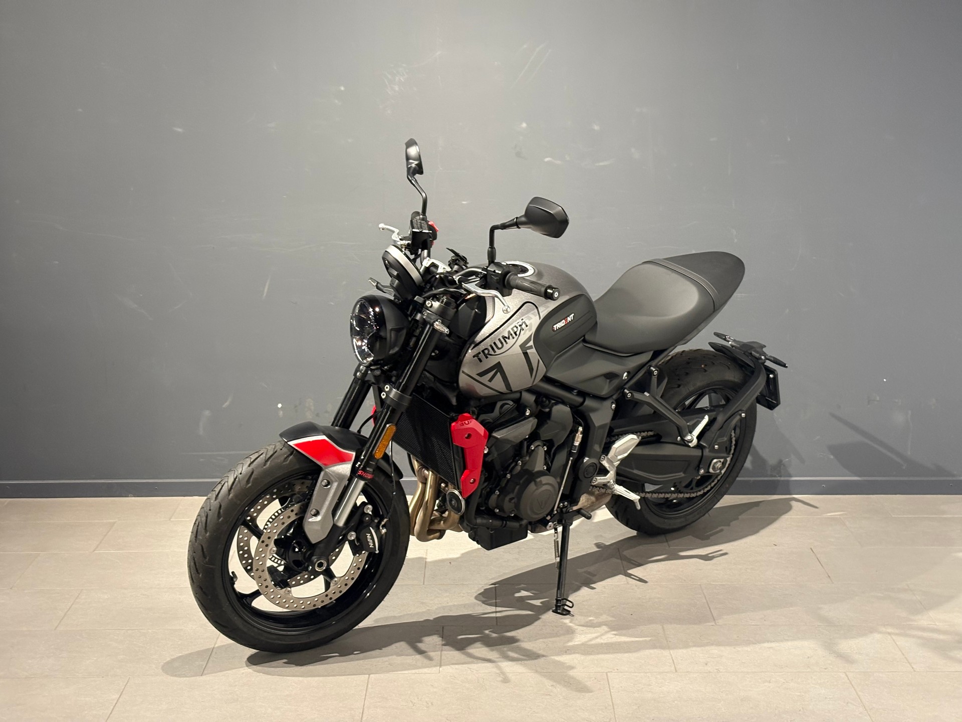 TRIUMPH Trident 660-showroom-element-2
