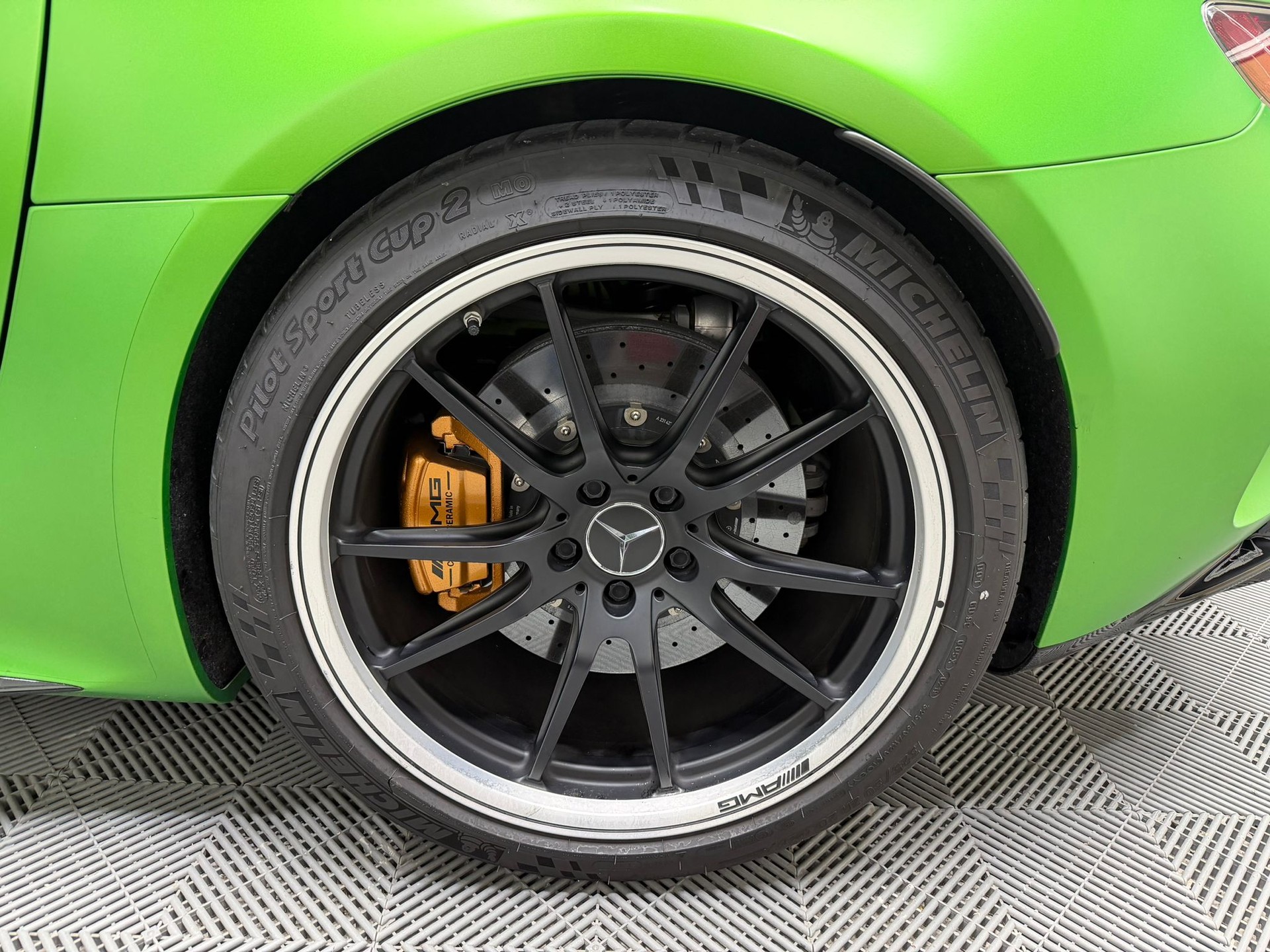 MERCEDES-BENZ AMG GT R Speedshift DCT-image-23