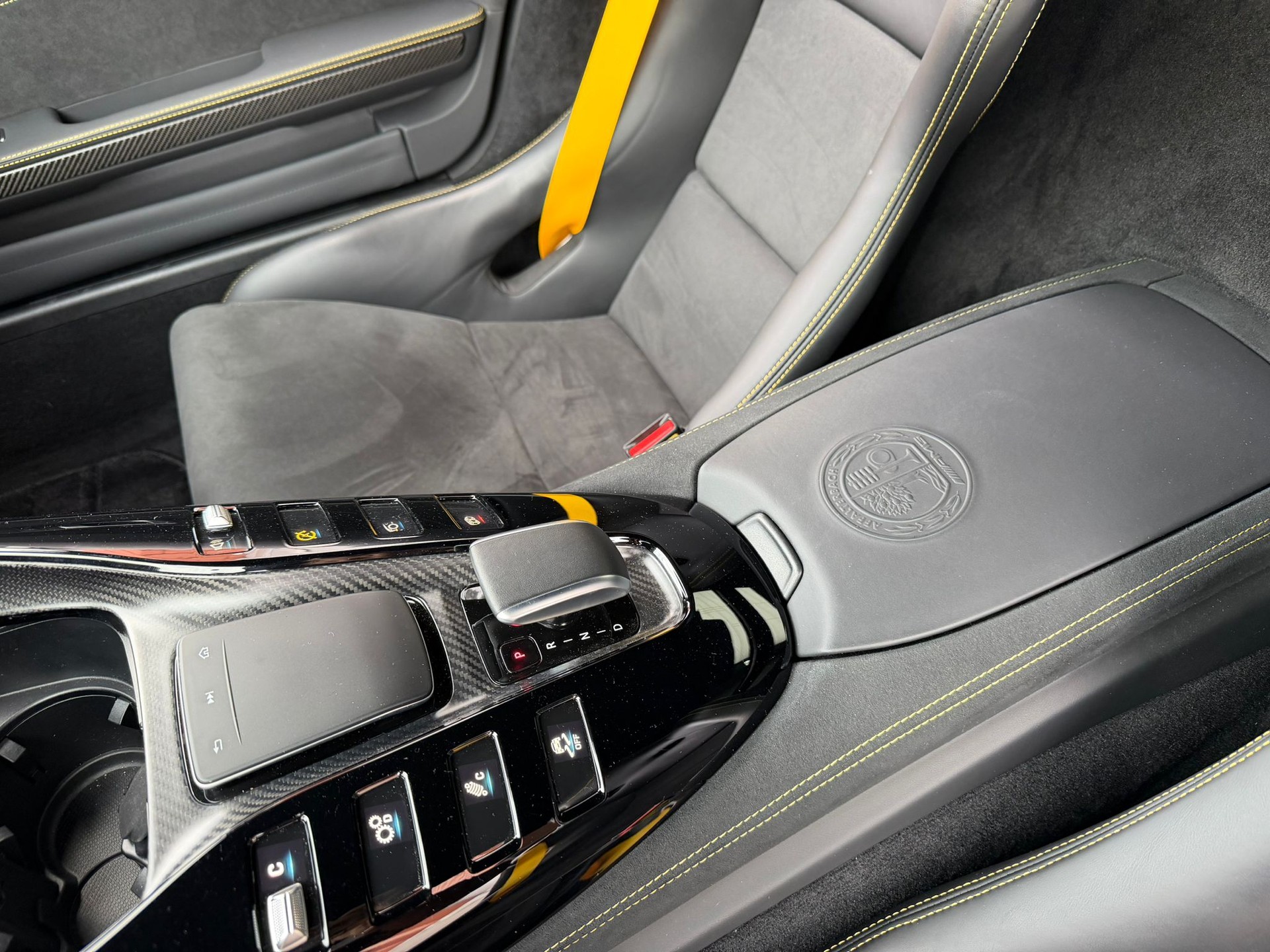MERCEDES-BENZ AMG GT R Speedshift DCT-image-16