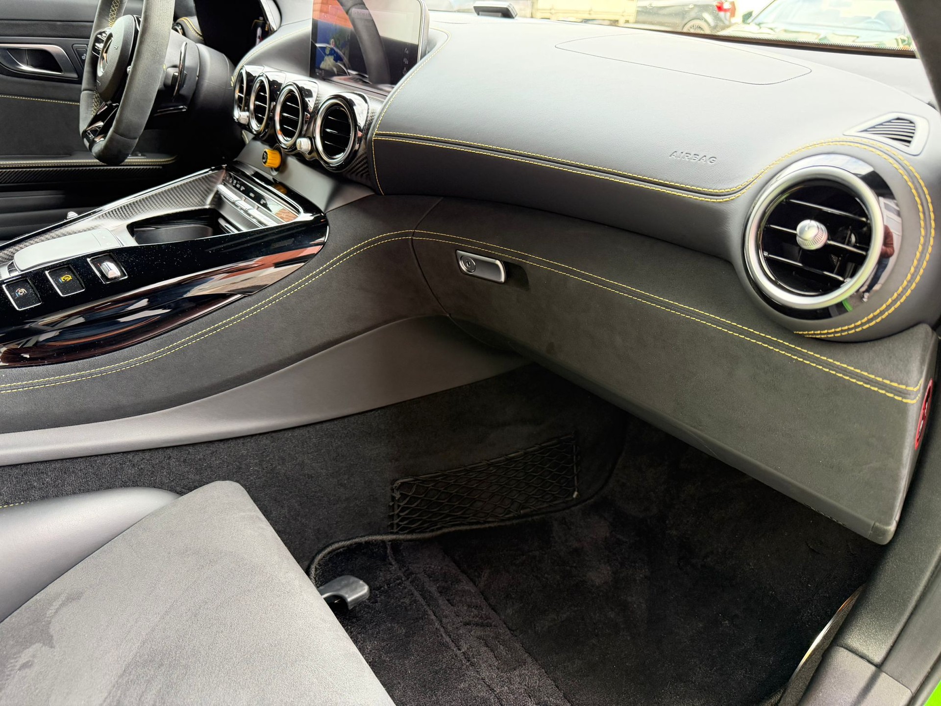 MERCEDES-BENZ AMG GT R Speedshift DCT-image-18