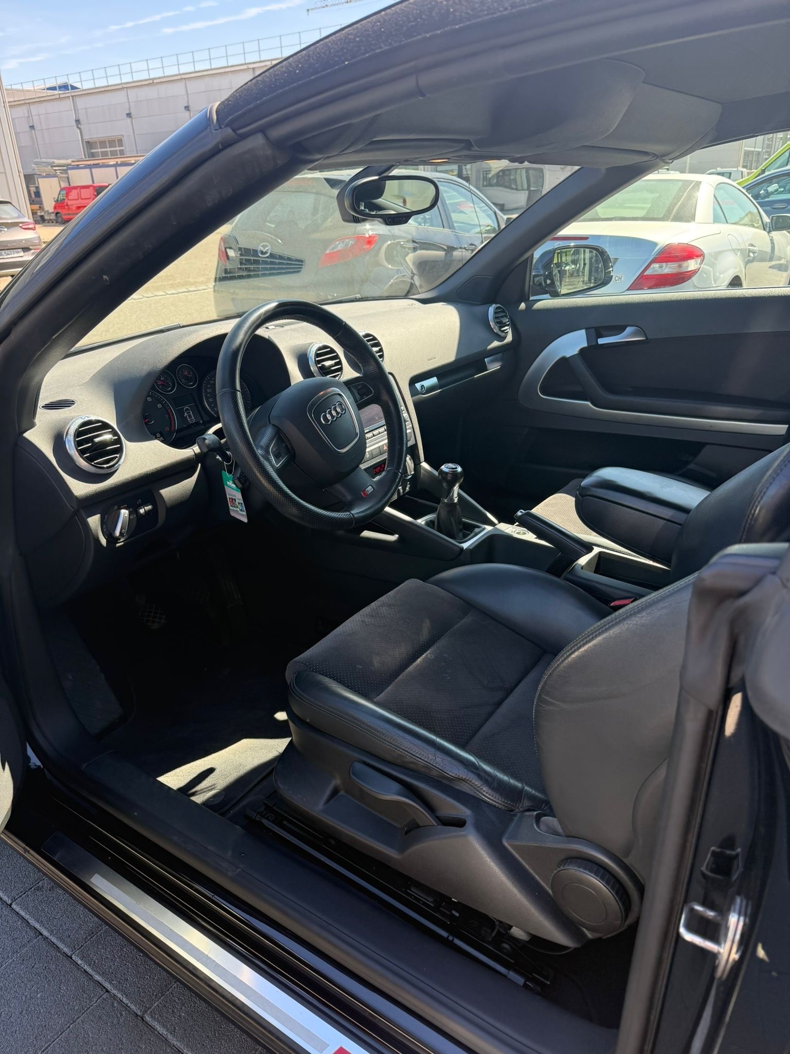 AUDI A3 Cabriolet 1.8 TFSI Ambition-image-13