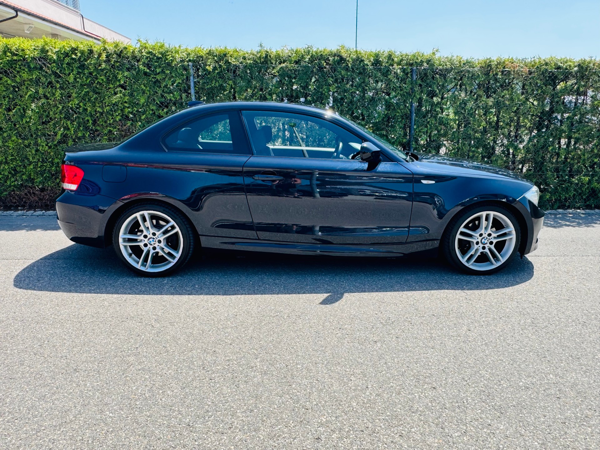 BMW 125i Coupé Steptronic M-Sport-image-7