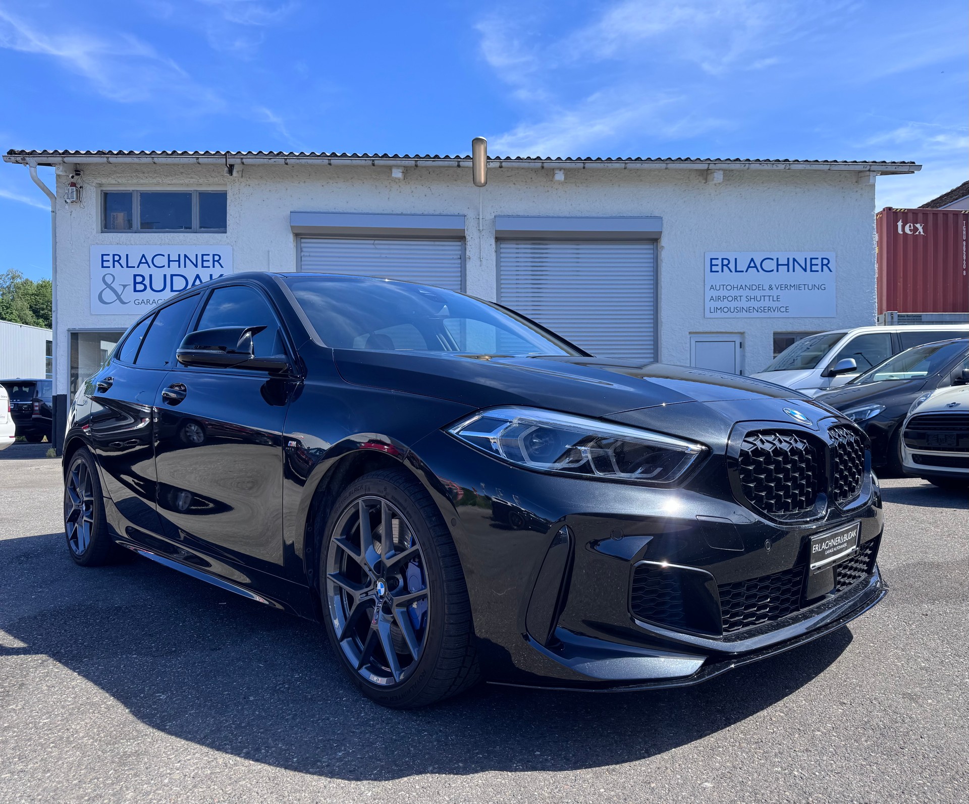 BMW M135i xDrive Steptronic-image-0