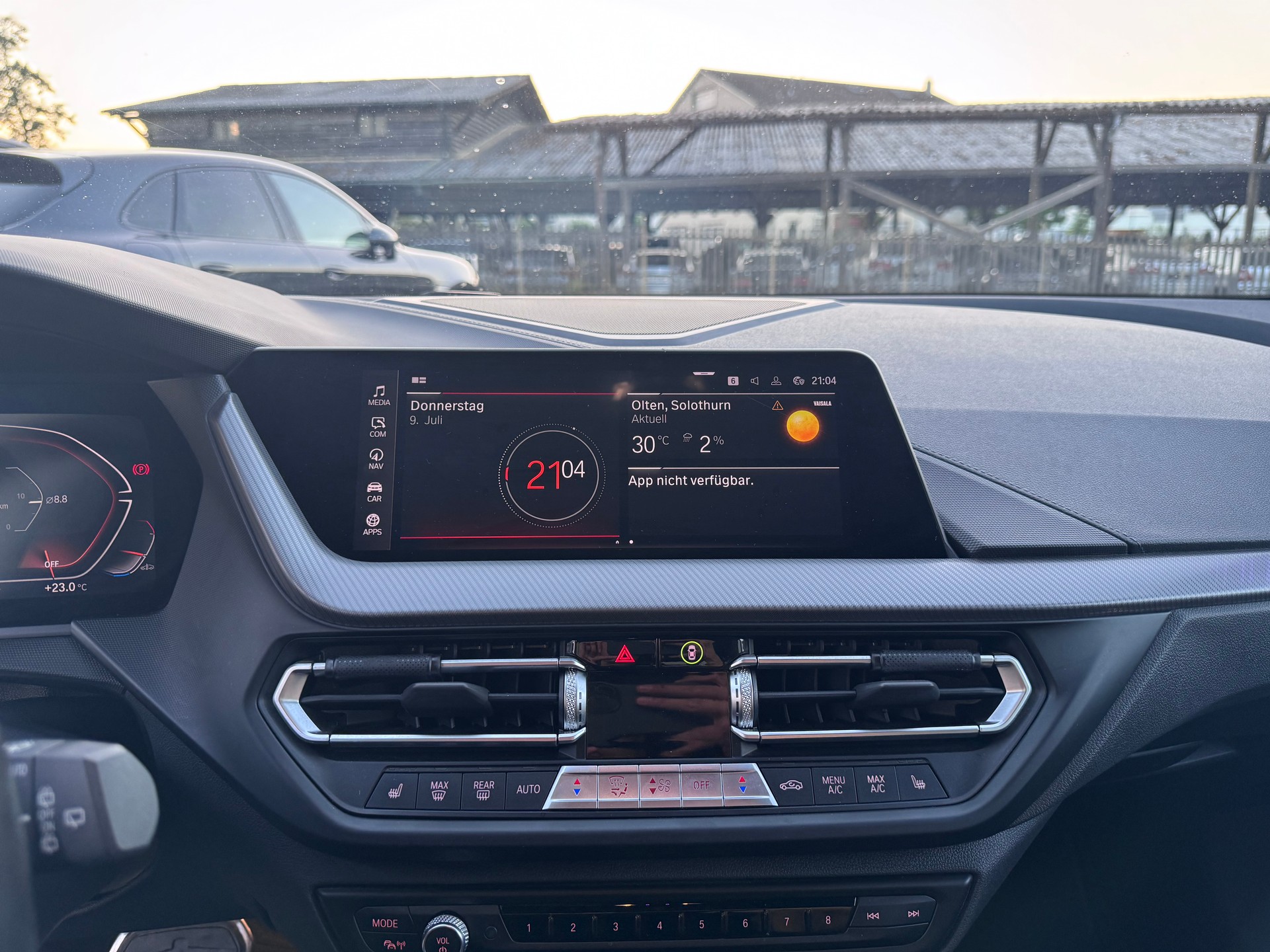 BMW M135i xDrive M Sport Pro Steptronic-image-12