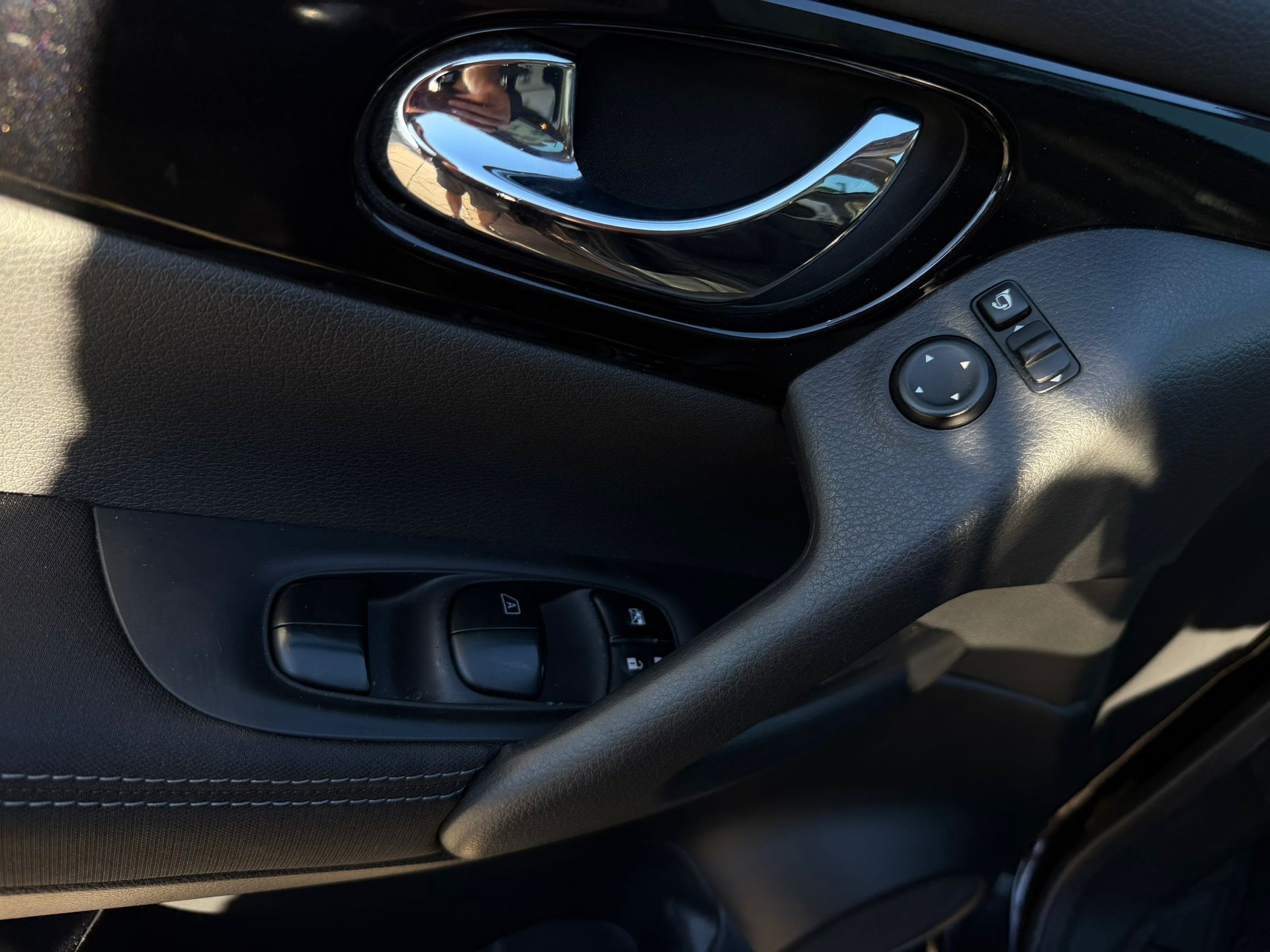 NISSAN QASHQAI-image-9