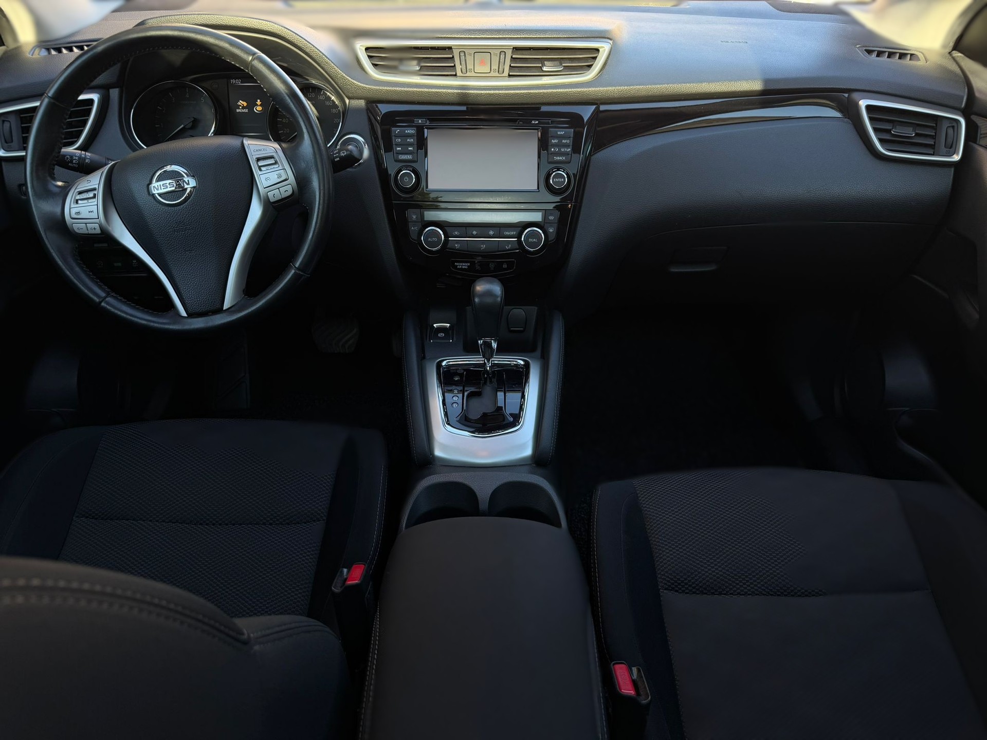 NISSAN QASHQAI-image-10