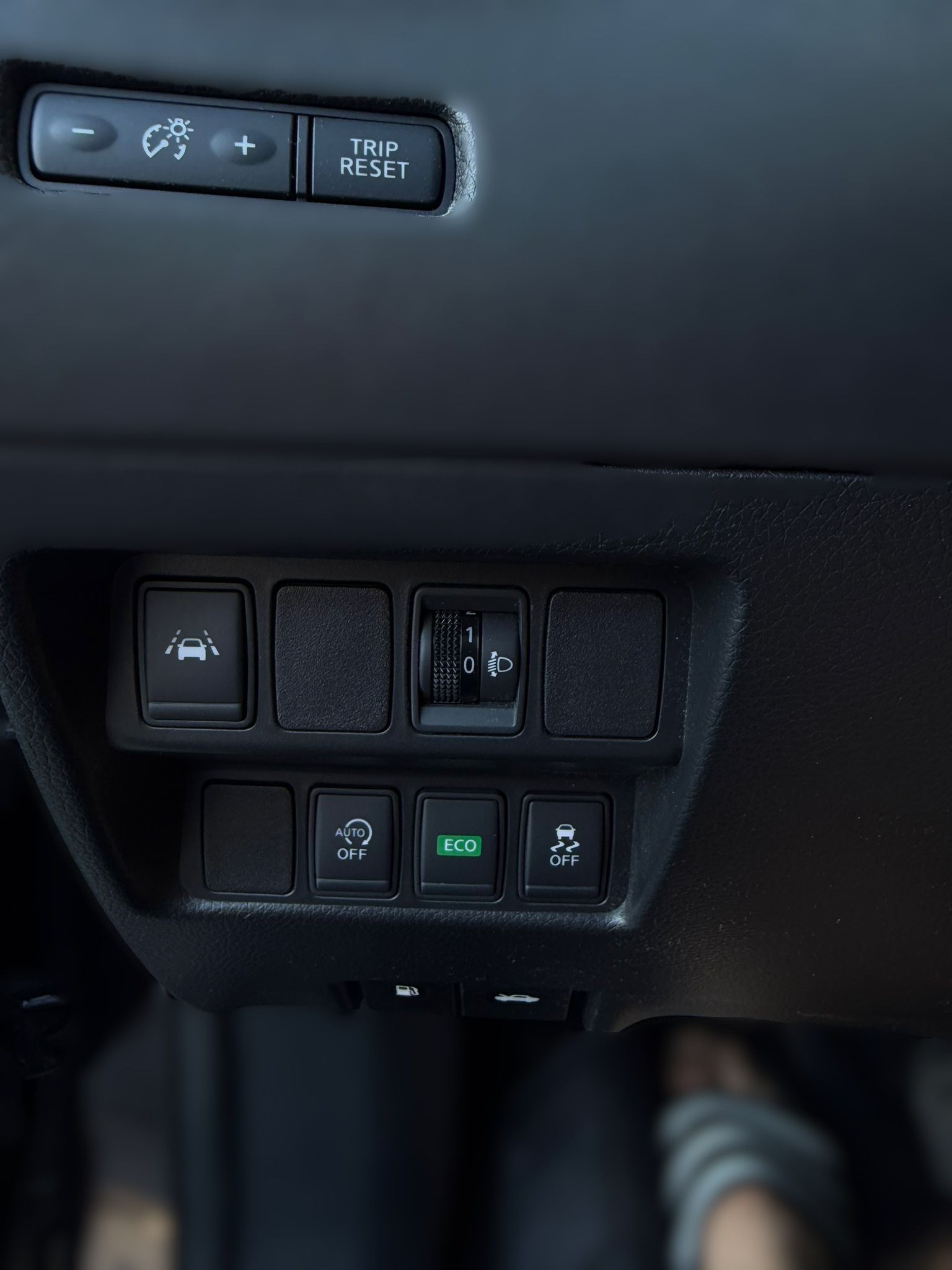 NISSAN QASHQAI-image-17
