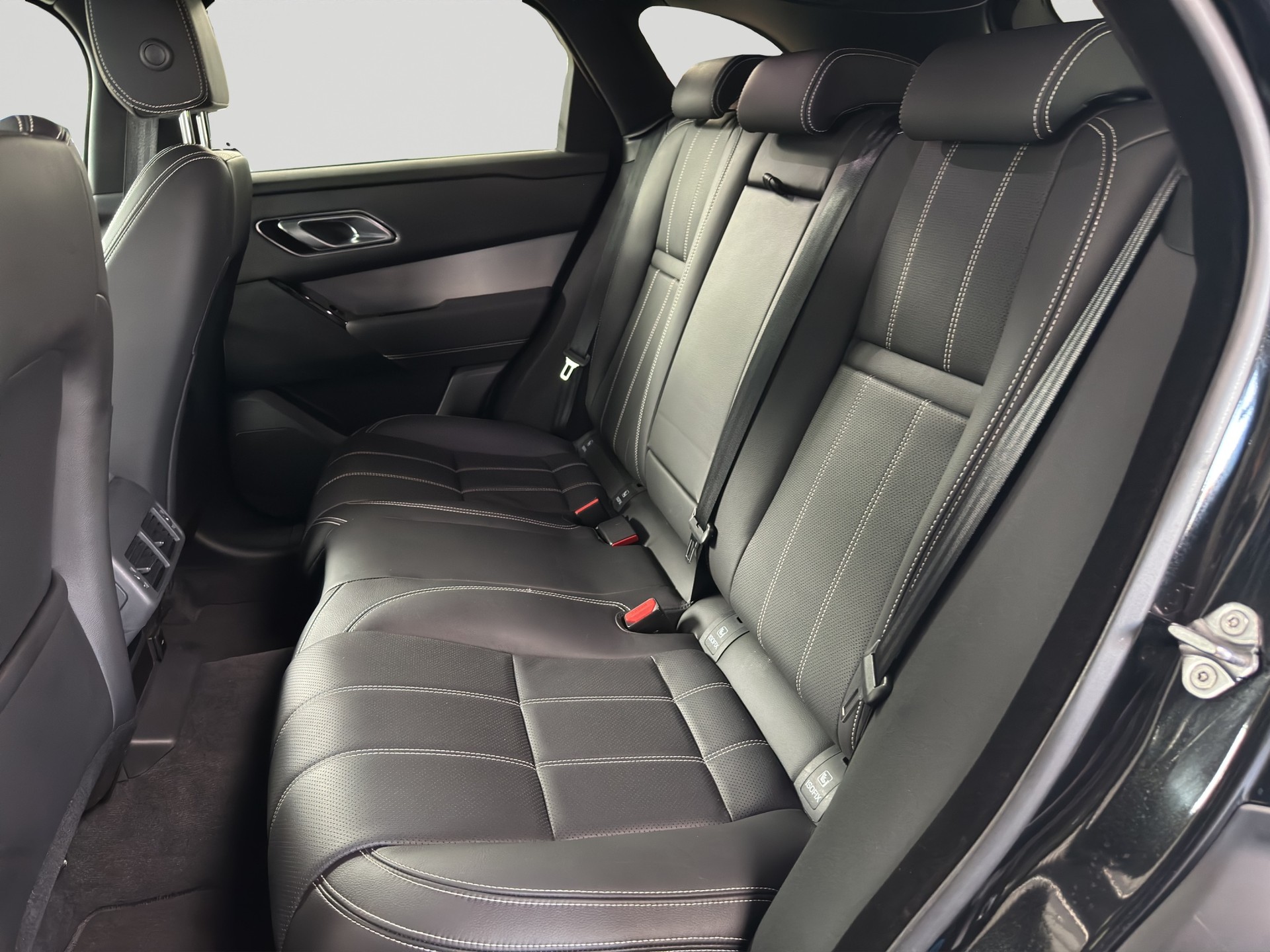 LAND ROVER Range Rover Velar R-Dynamic D 200 SE Automatic-image-7