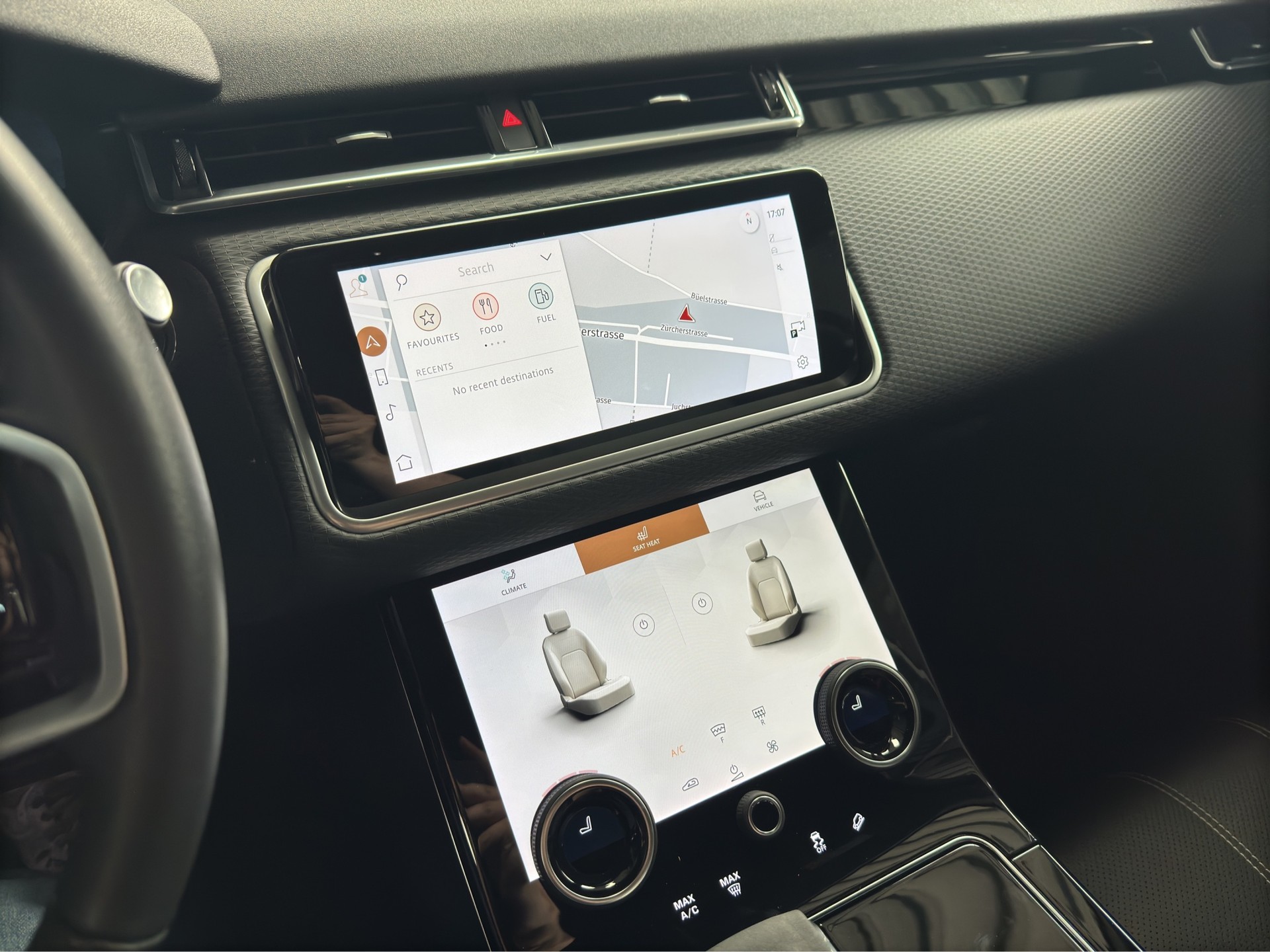 LAND ROVER Range Rover Velar R-Dynamic D 200 SE Automatic-image-12