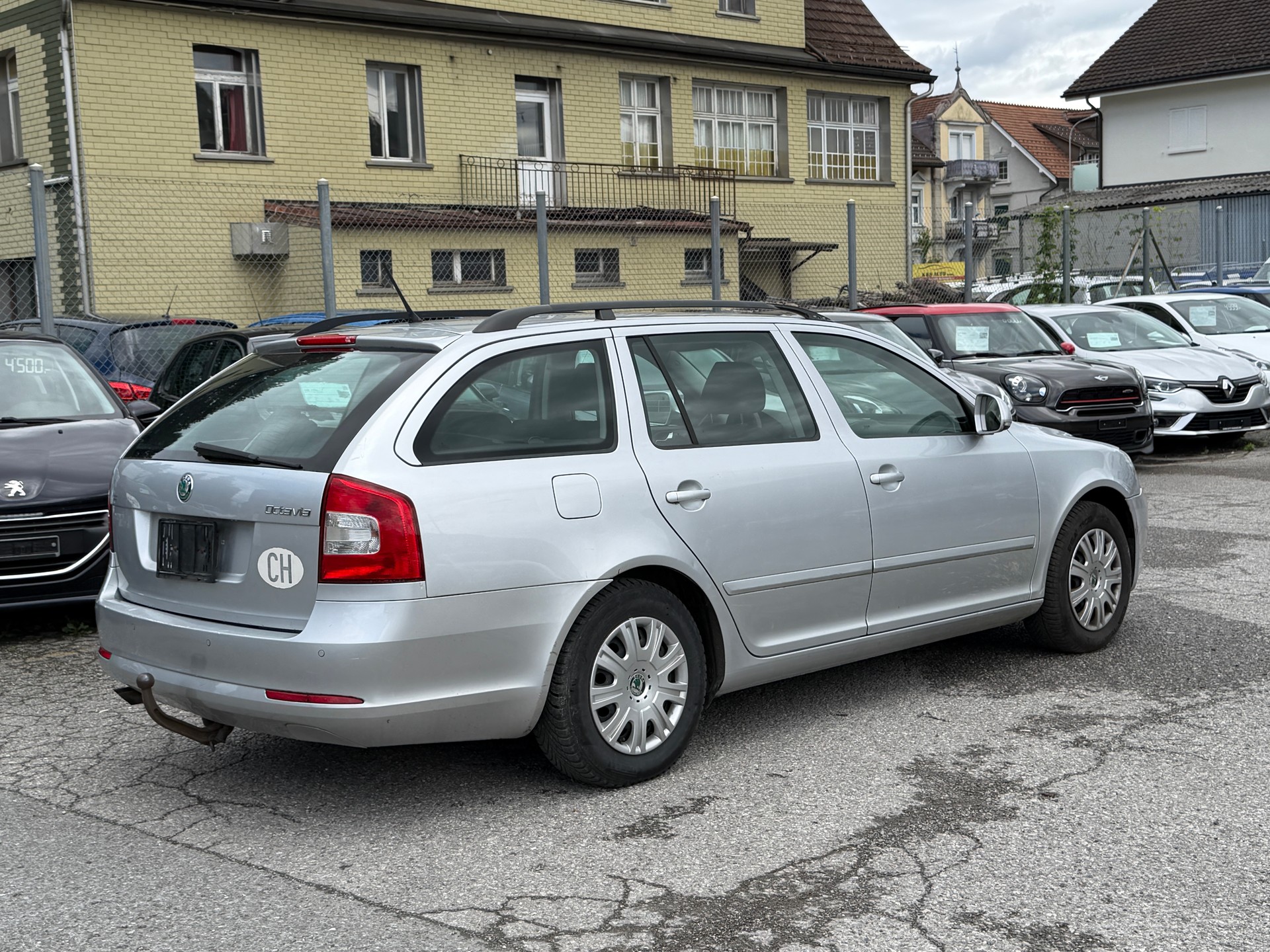 SKODA Octavia Combi 2.0 TDI Arosa 4x4-image-12