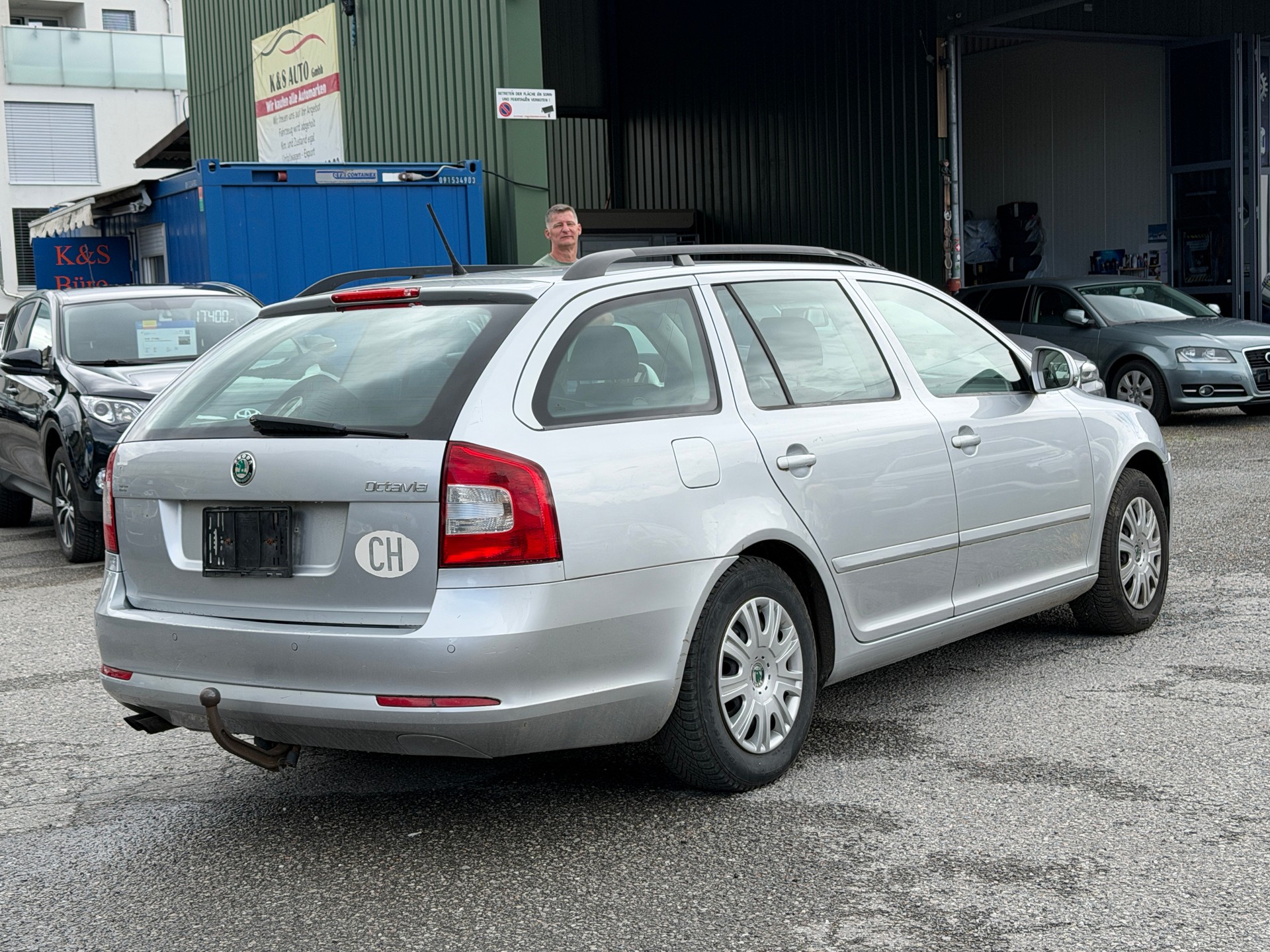 SKODA Octavia Combi 2.0 TDI Arosa 4x4-image-14