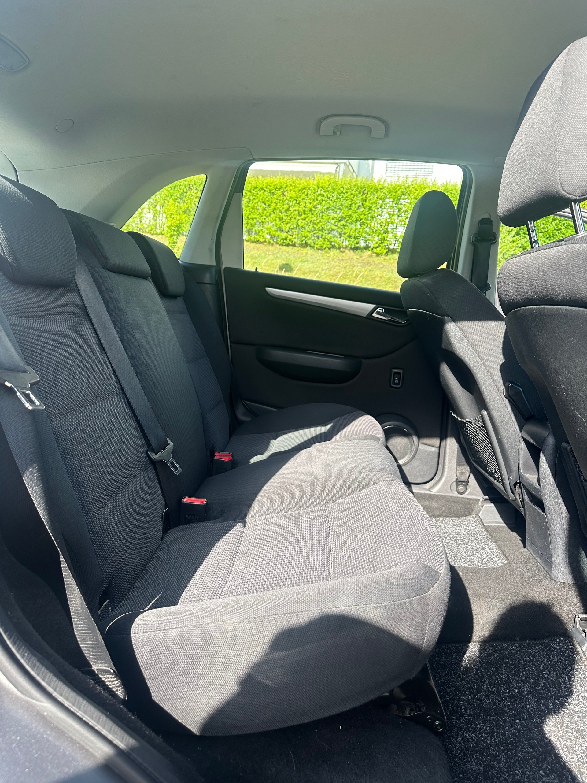 MERCEDES-BENZ B 200-image-5