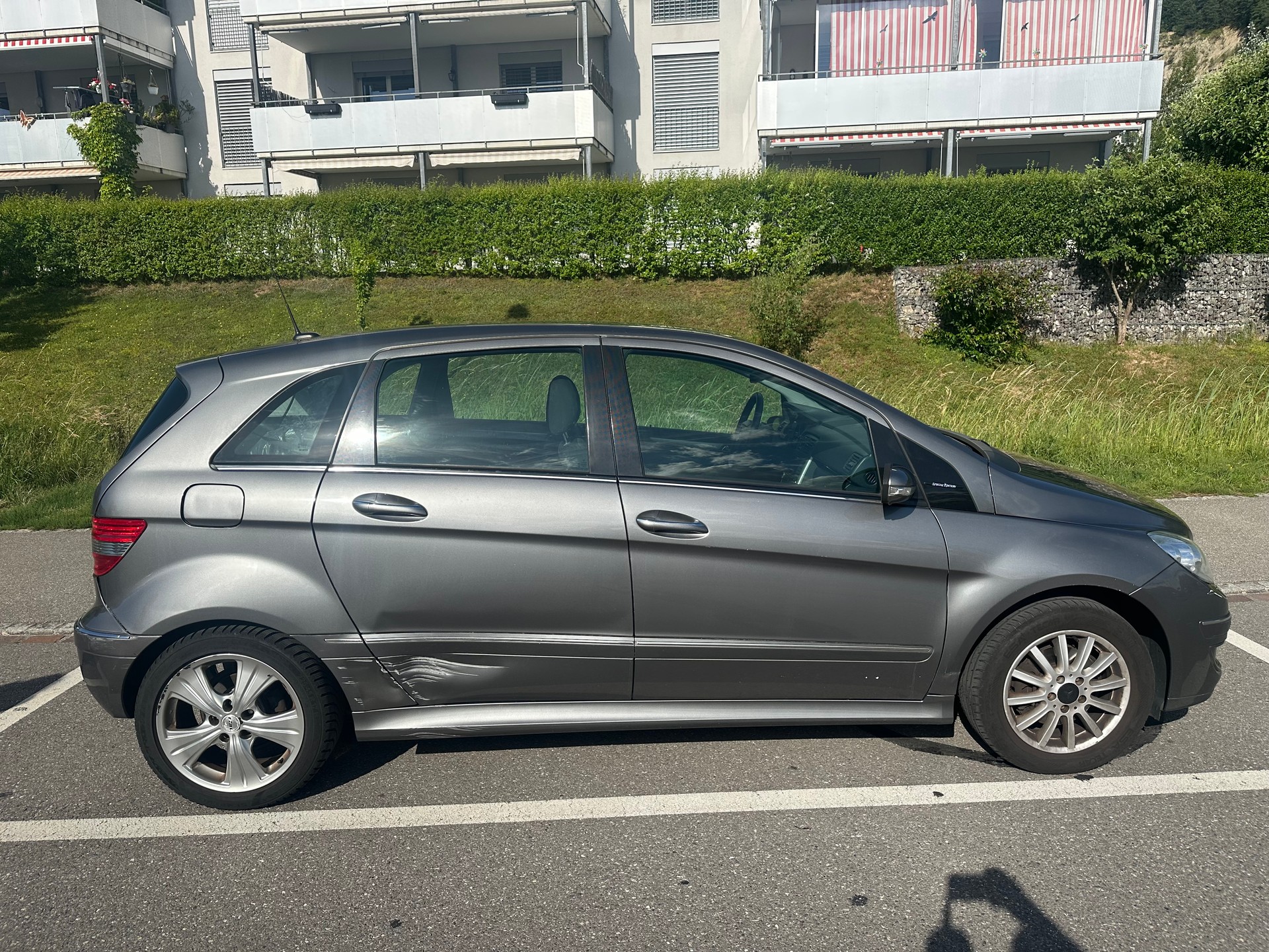 MERCEDES-BENZ B 200-image-2