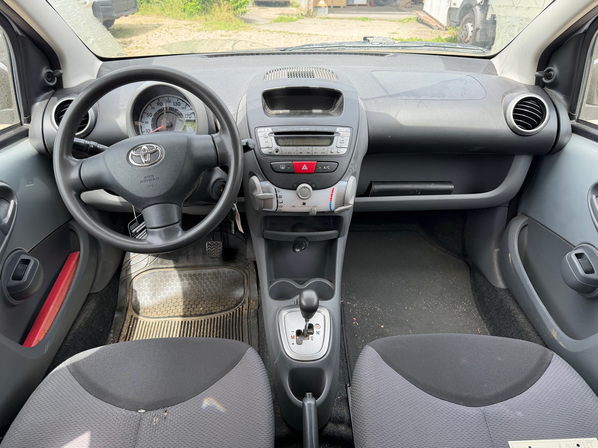 TOYOTA Aygo 1.0 Linea Terra-image-4