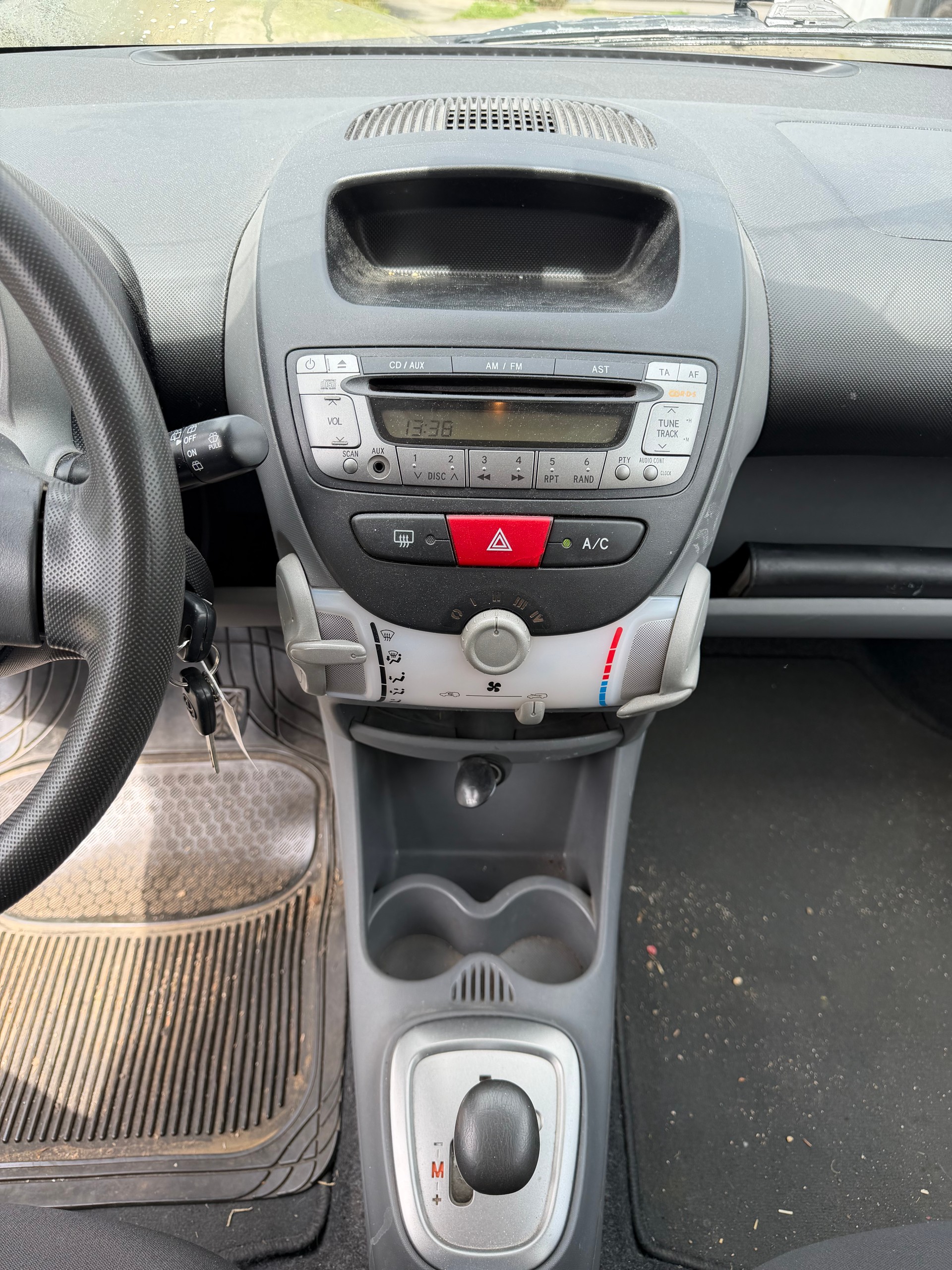 TOYOTA Aygo 1.0 Linea Terra-image-5
