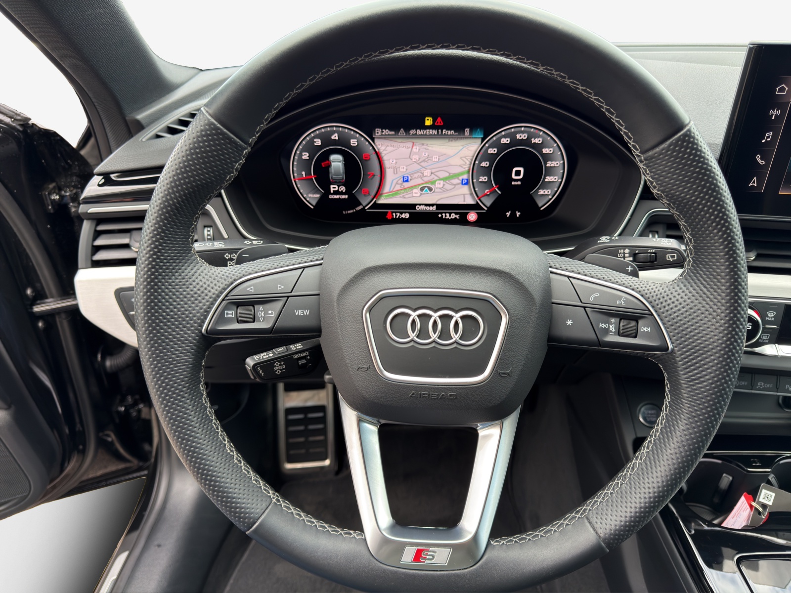 AUDI A4 Avant 40 TFSI S line S-tronic quattro-image-9